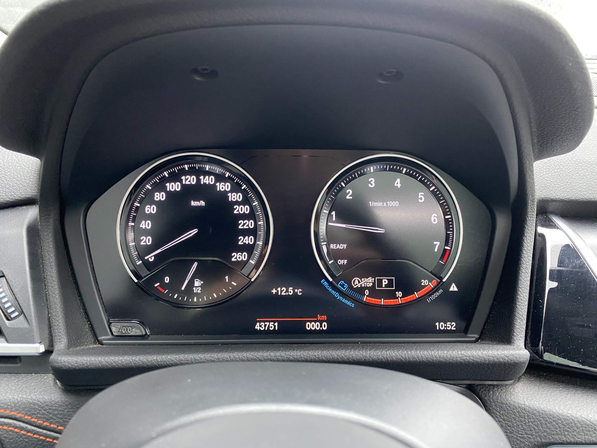 BMW 2-serie Active Tourer 220i High Executive Edition 192 pk M-sport AUT. | dealer onderhouden | navigatie | trekhaak | panoramadak