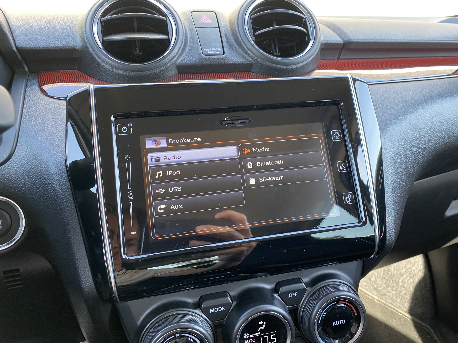 Suzuki Swift 1.4 Sport Smart Hybrid | 1e eigenaar | dealer onderhouden | navigatie | sportstoelen | camera | carplay