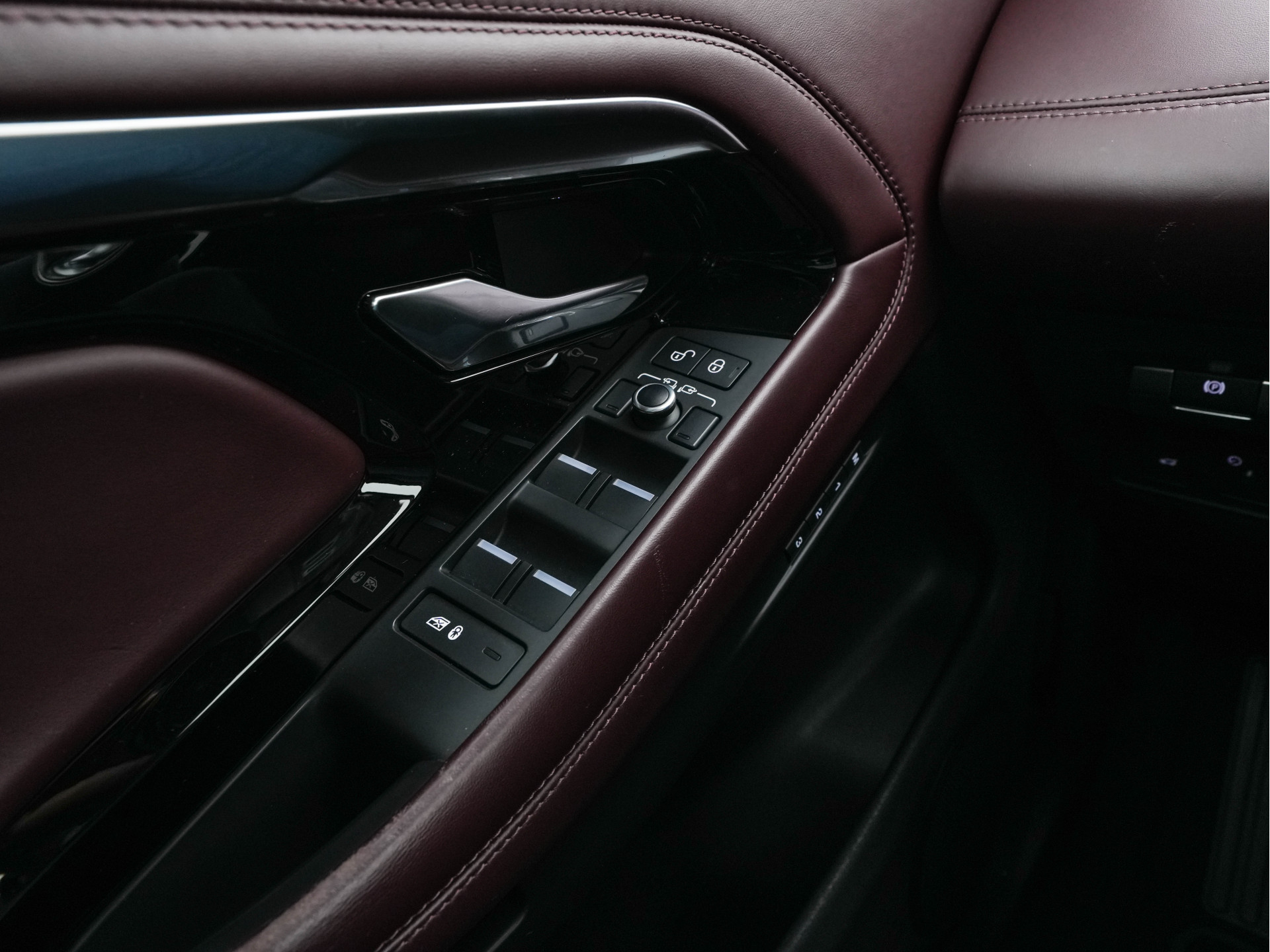 Land Rover Range Rover Evoque 2.0 D150 R-Dynamic *PANO | LEATHER | FULL-LED | NAVI-FULLMAP | CAMERA | KEYLESS | ECC | TOPVIEW | CARPLAY | HEATED-COMFORTSEATS | PDC | CRUISE | PRIVACY-GLASS | 20''ALU*