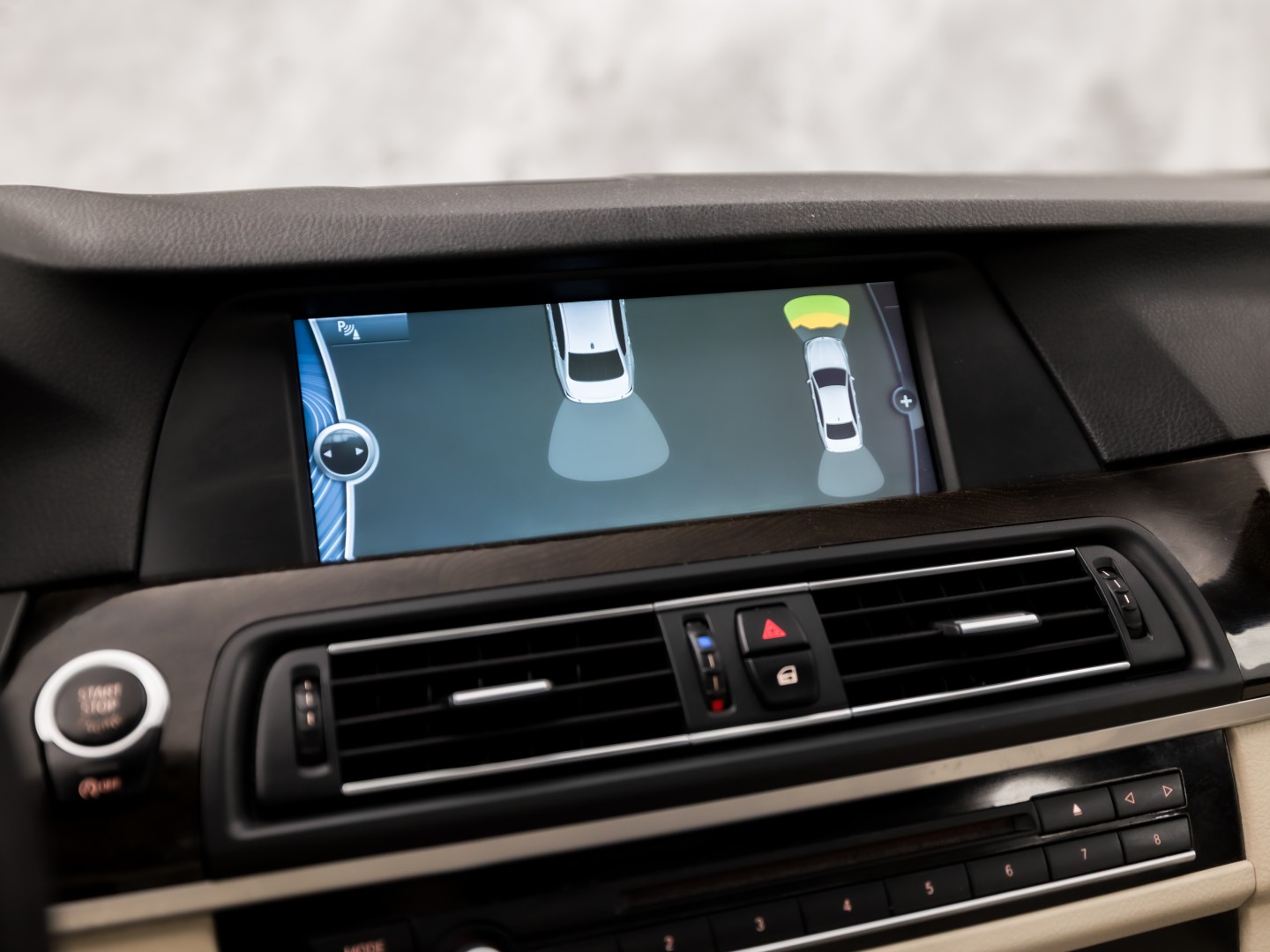 BMW 5 Serie 528i High Executive 245Pk Automaat (SCHUIFDAK, GROOT NAVI, LEDER, GETINT GLAS, ELEK SPORTSTOELEN, ZWART HEMEL, STOELVERWARMING, PARKEERSENSOREN, XENON, NIEUWSTAAT)
