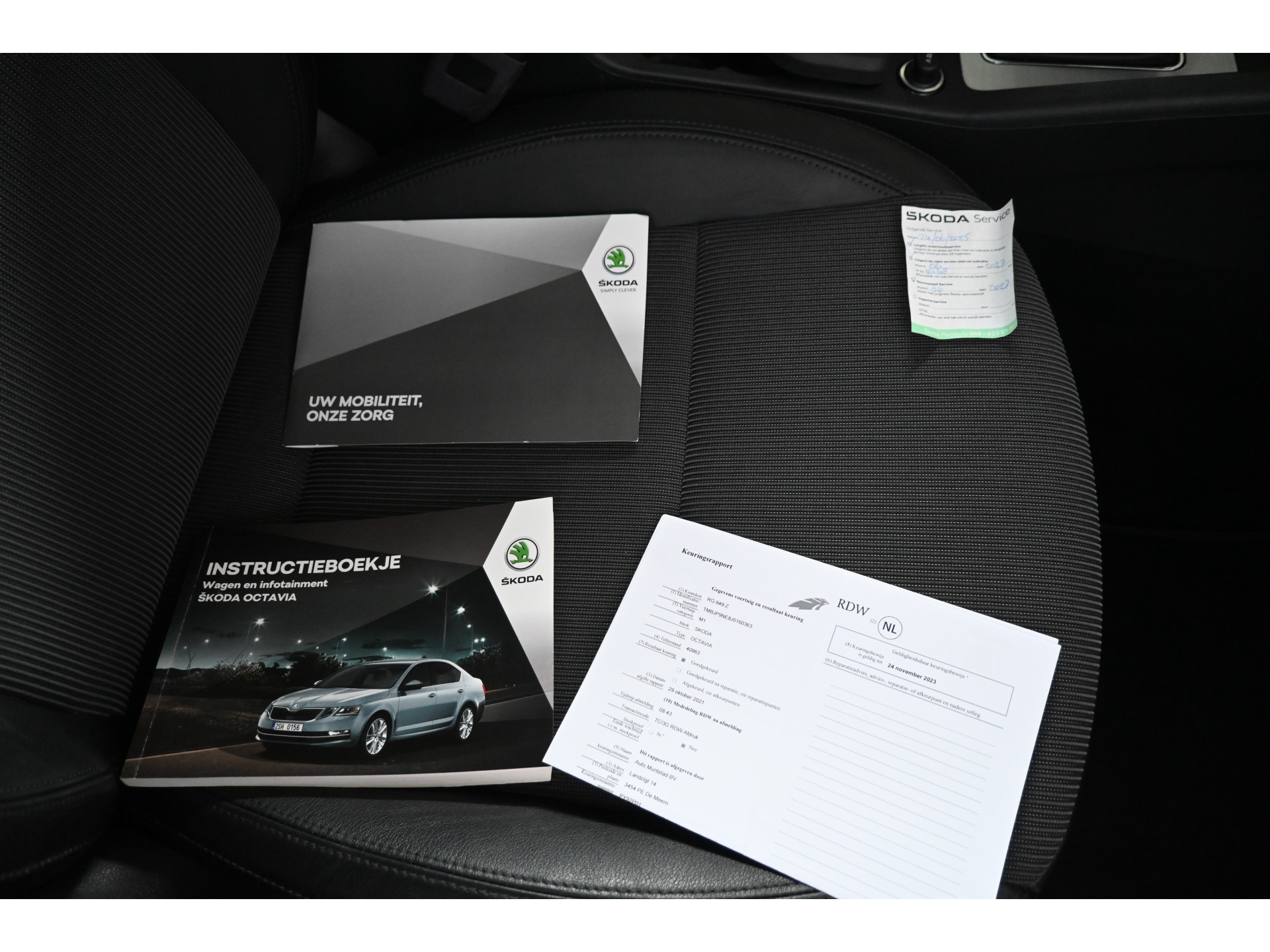 ŠKODA Octavia Combi 1.0 TSI Greentech Ambition Business Automaat Navigatie Stoelverwarming Rijklaarprijs! Inruil Mogelijk!