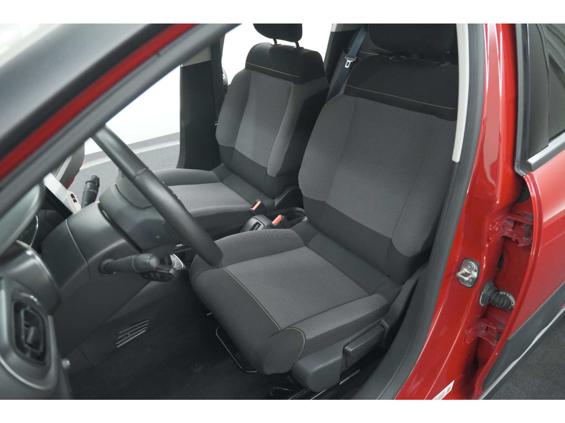 Citroen C3 PureTech 82 S&S Shine | Camera | Apple Carplay | Parkeersensoren | 16 Inch Velgen
