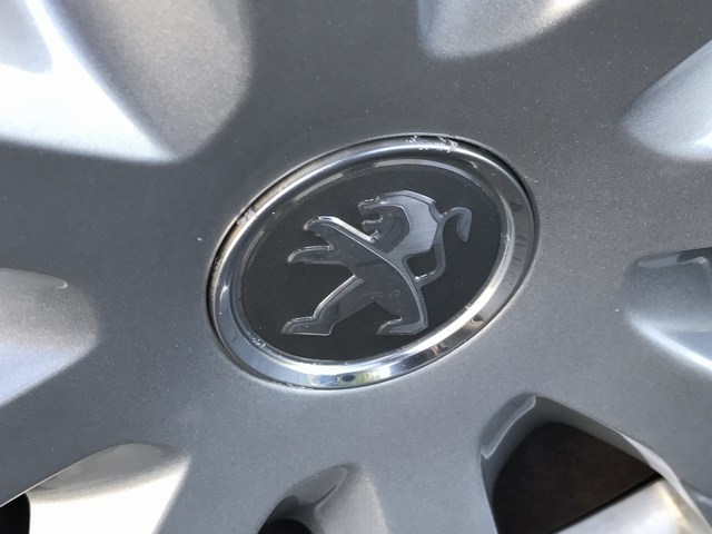 Peugeot 208 1.2 Automaat - V E R K O C H T