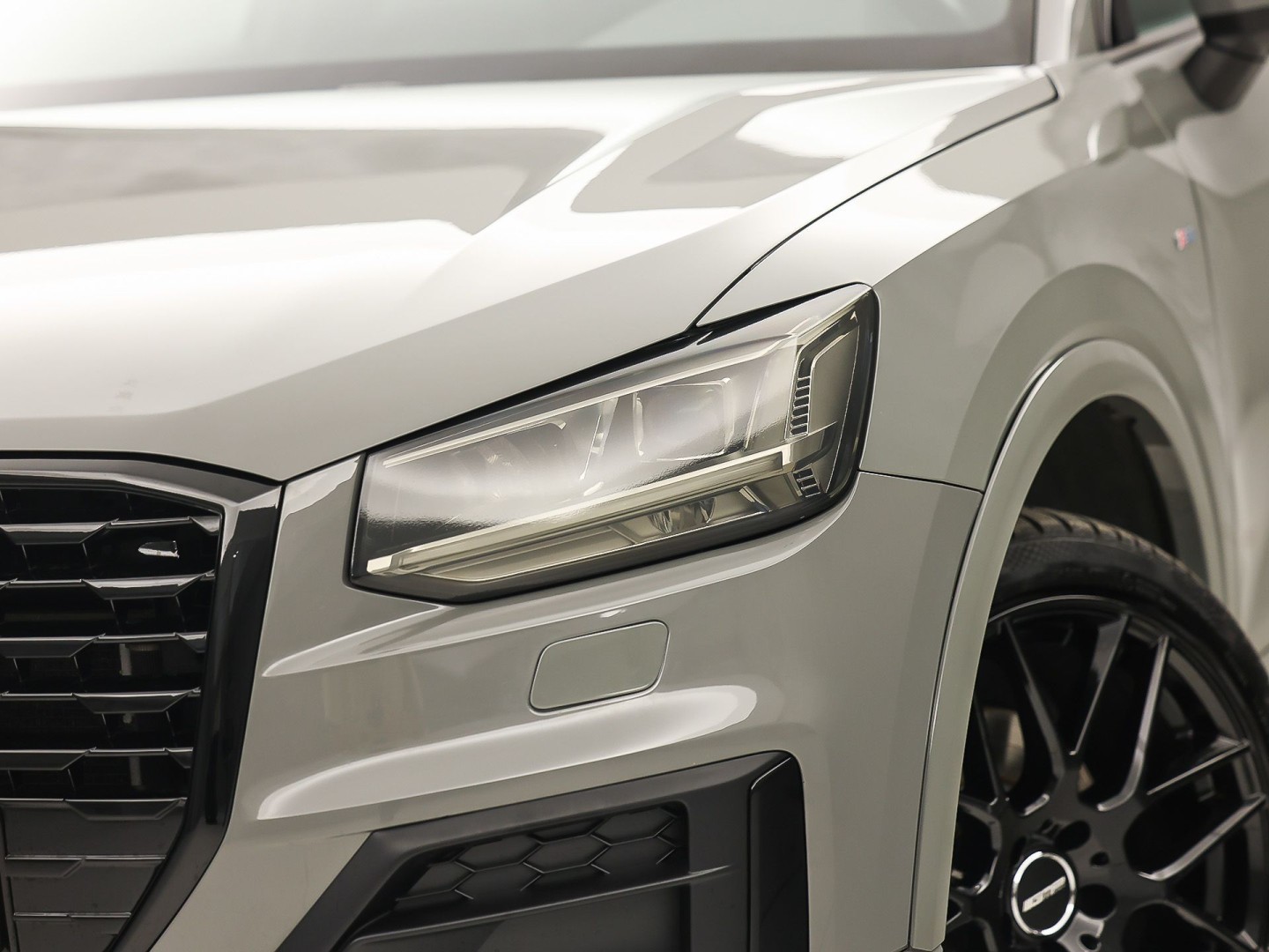 Audi Q2 1.4 TFSI S-Line Sport 150Pk (2X S-LINE, GROOT NAVI, GETINT GLAS, LEDER, LED KOPLAMPEN, SPORTSTOELEN, PARKEERSENSOREN, CRUISE, NIEUWSTAAT)