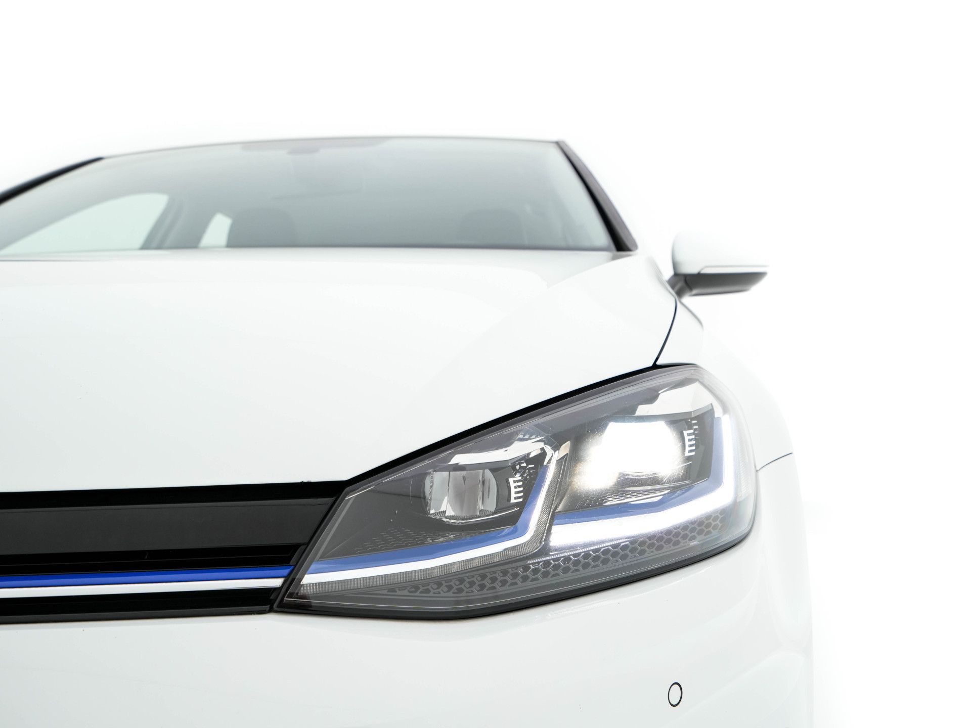 Volkswagen e-Golf (SOH-86%) Aut. *HEAT-PUMP | LEATHER | FULL-LED | NAVI-FULLMAP | CAMERA | HEATED-SPORTSEATS | ECC | CCS-FASTLOADER | PDC | CARPLAY | CRUISE | 16''ALU*