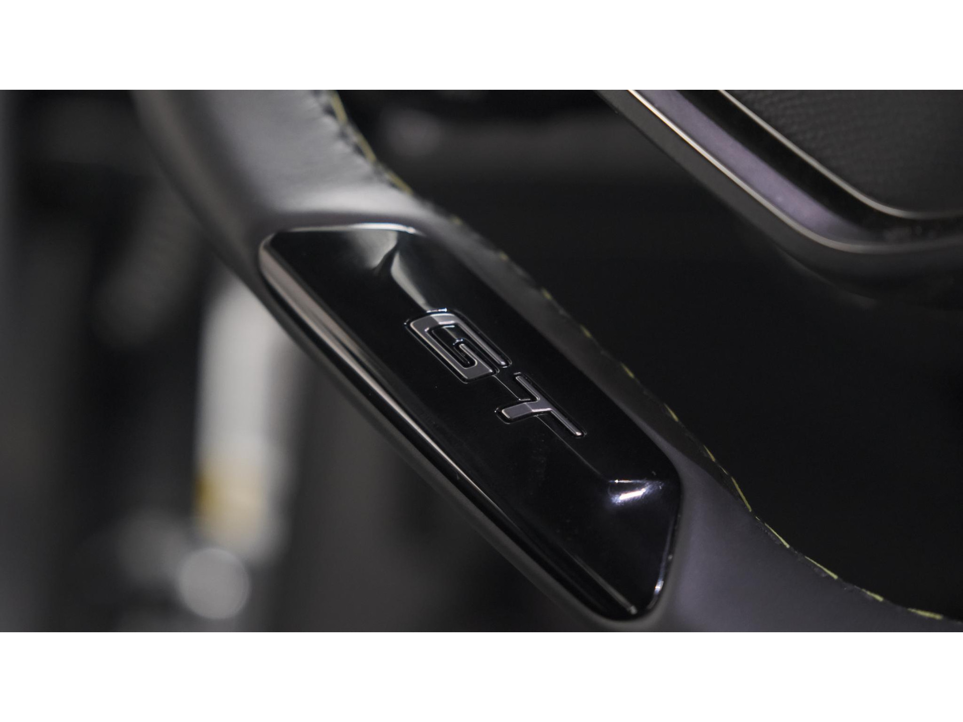 Peugeot 2008 PureTech 130 EAT8 GT | 360 Camera | Adaptieve Cruise Control | Dodehoekdetectie | Apple Carplay