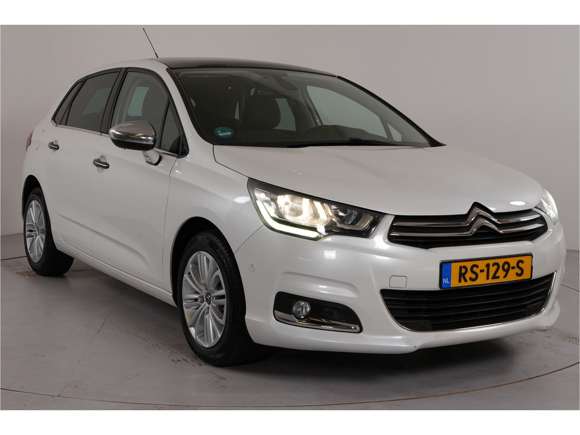 Citroën C4 1.2 PureTech Feel Collection | Trekhaak | Pano | Cruise | Stl. verw. | Climate | PDC |