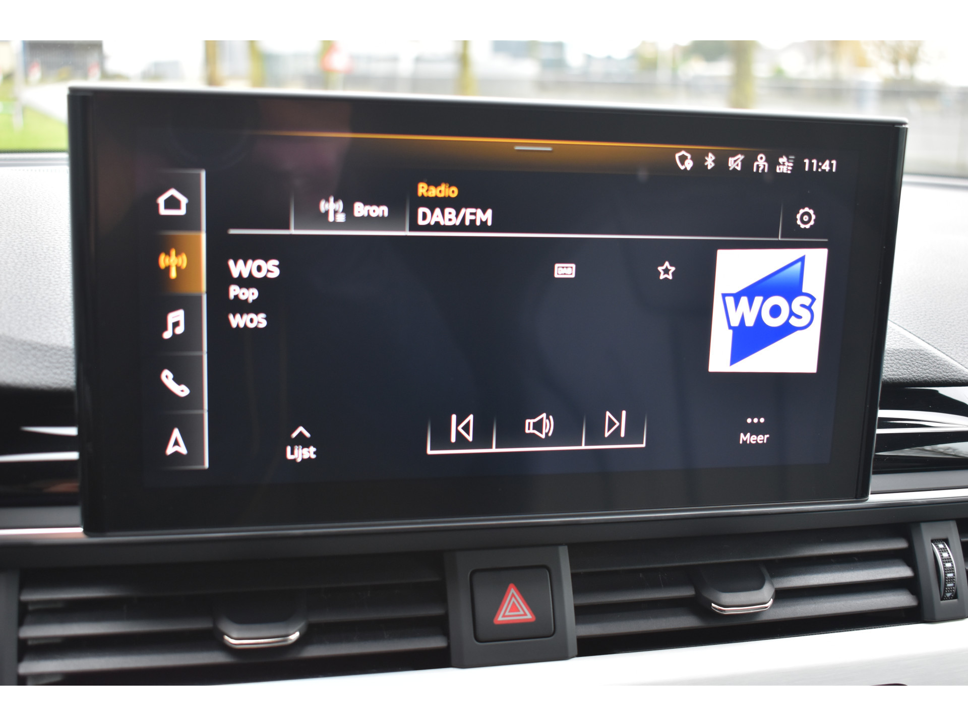 Audi A4 Limousine 35 TFSI S-line 2.0 Mild Hybrid S-line black-line Automaat Leder interieur