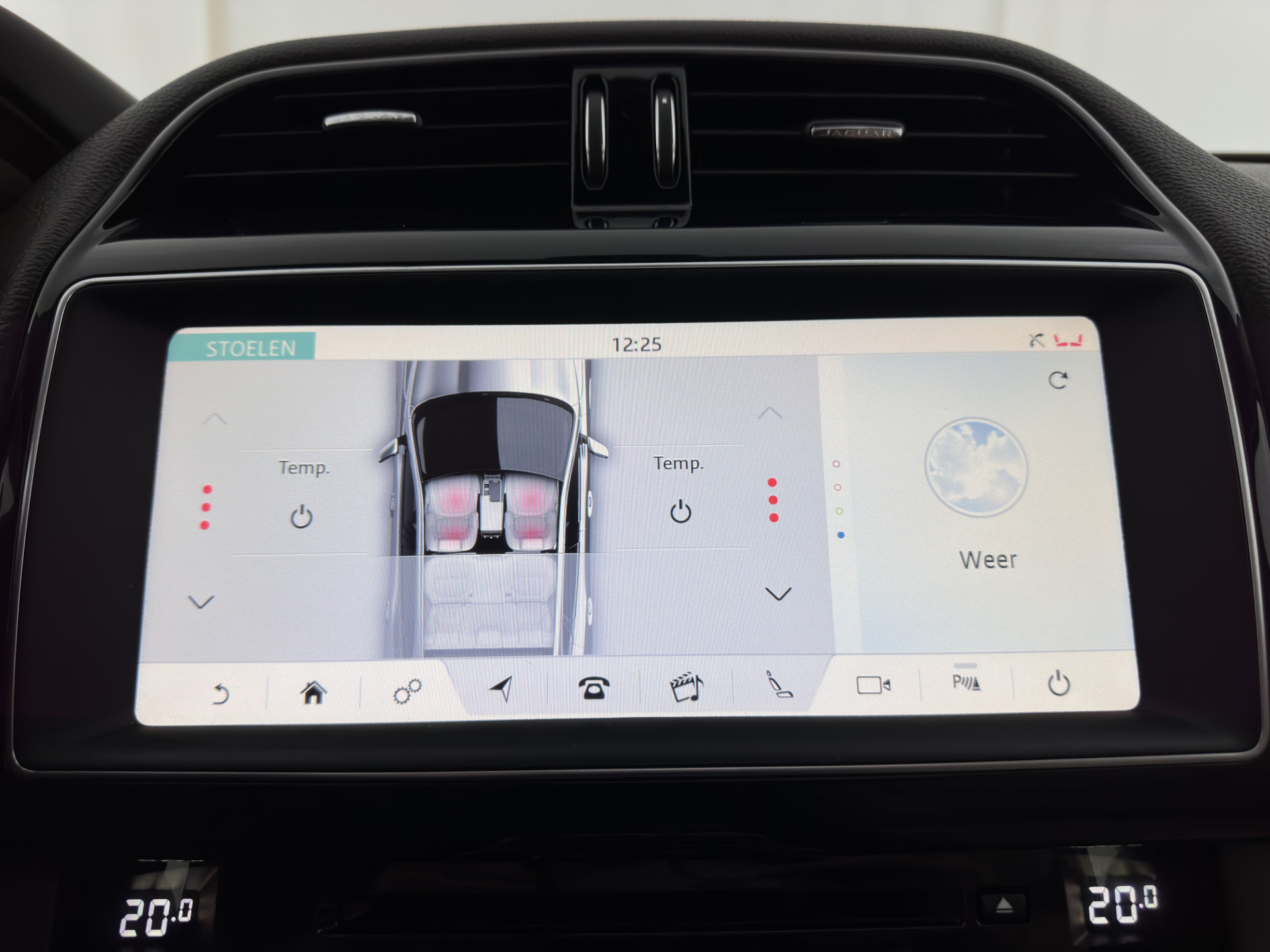 Jaguar F-PACE 2.0 Portfolio AWD 20d Aut. *PANO | DIGI-COCKPIT | XENON | LEATHER | KEYLESS | MERIDIAN-SOUND | NAVI-FULLMAP | ECC | PDC | CRUISE | 19''ALU*