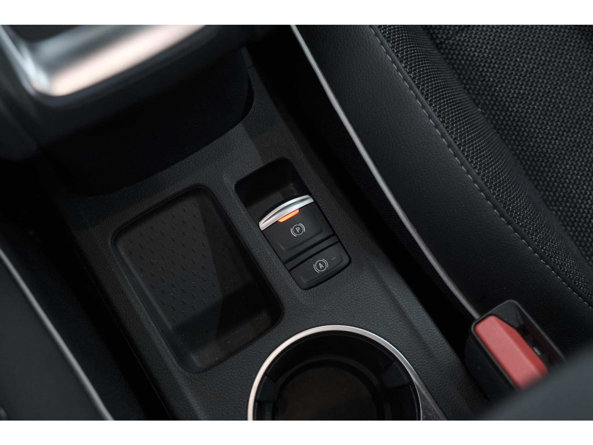 Renault Captur Mild Hybrid 140 EDC Techno | 360 Camera | 9.3 Inch Navigatie | Apple Carplay | 18 Inch Lichtmetalen Velgen