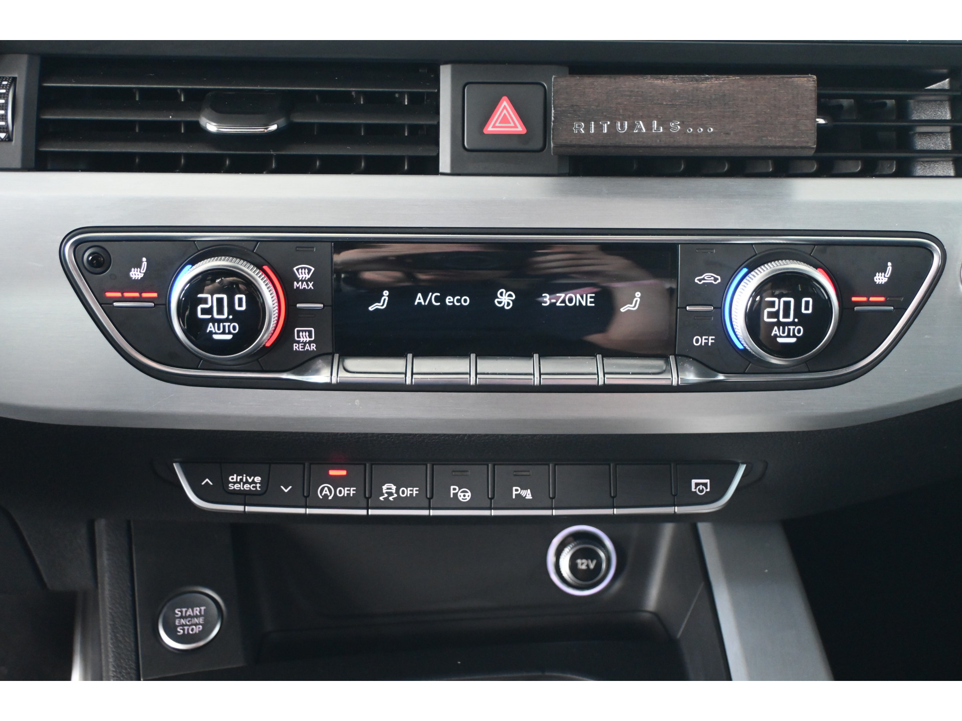 Audi A4 Avant 1.4 TFSI Sport S line edition Nap! Automaat Clima Navigatie Cruise LED Stoelverwarming Goed Onderhouden! Inruil Mogelijk!