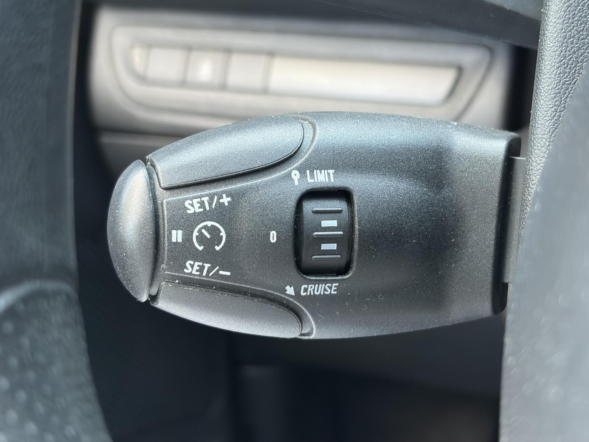 Peugeot 208 1.2 VTi Access ✓D-riem vv in 05-2024✓2e Eigenaar✓Net beurt gehad✓Carplay✓Airco✓Cruise✓5 Deurs✓Weinig km✓Zeer Zuinig✓N.A.P✓Apk tot 04-2027