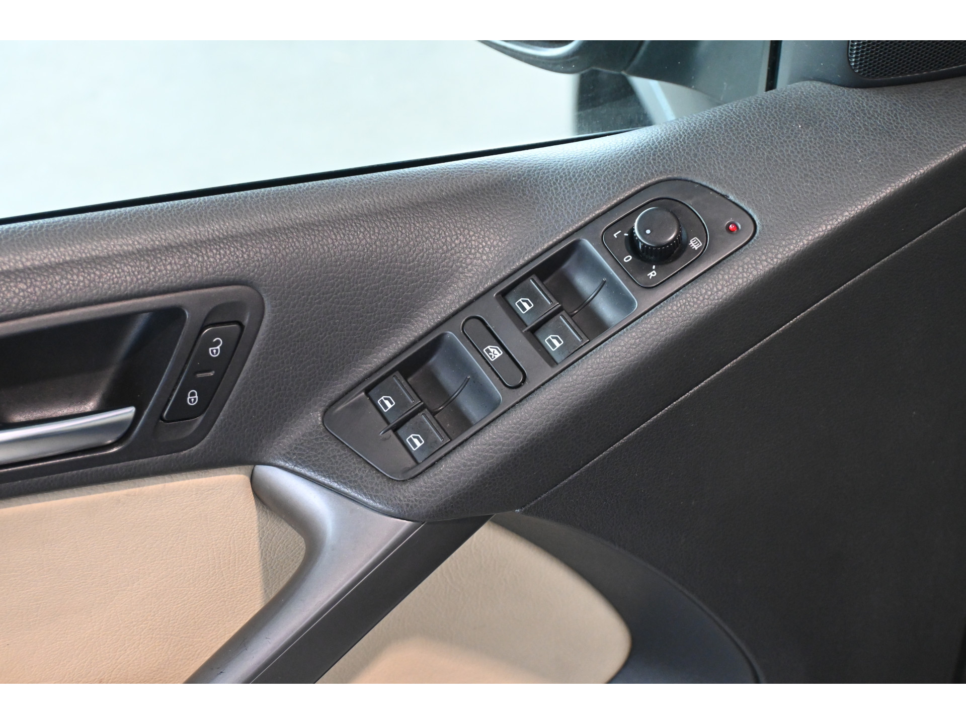Volkswagen Tiguan 2.0 TDI Automaat DSG Sport&Style 4Motion Clima Cruise control Trekhaak Leder Lichtmetaal Inruil mogelijk