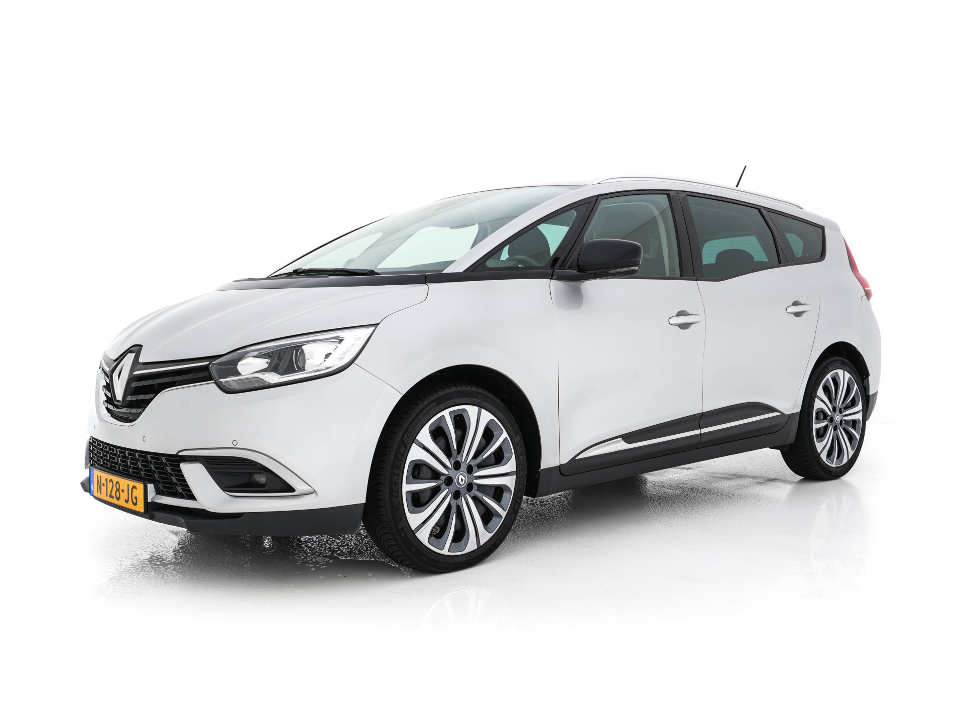 Renault Grand Scénic 1.3 TCe Business Zen [ 7-Pers. ] (INCL-BTW) *NAVI-FULLMAP | COMFORT-SEATS | DIGI-COCKPIT | ECC | PDC | CRUISE | PRIVACY-GLASS | DAB | CARPLAY*