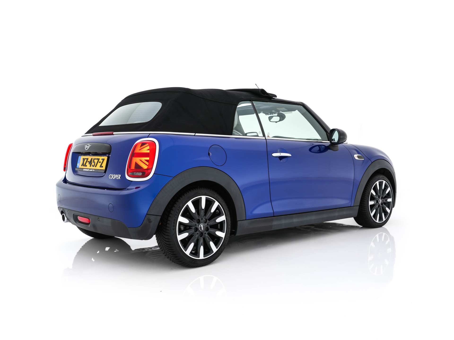 MINI Mini Cabrio 1.5 Cooper Chili *LEATHER | FULL-LED | HEATED-SPORTSEATS | KEYLESS | NAVI-FULLMAP | ECC | PDC | CRUISE | AMBIENT-LIGHT | AIRSCARF | 18''ALU*