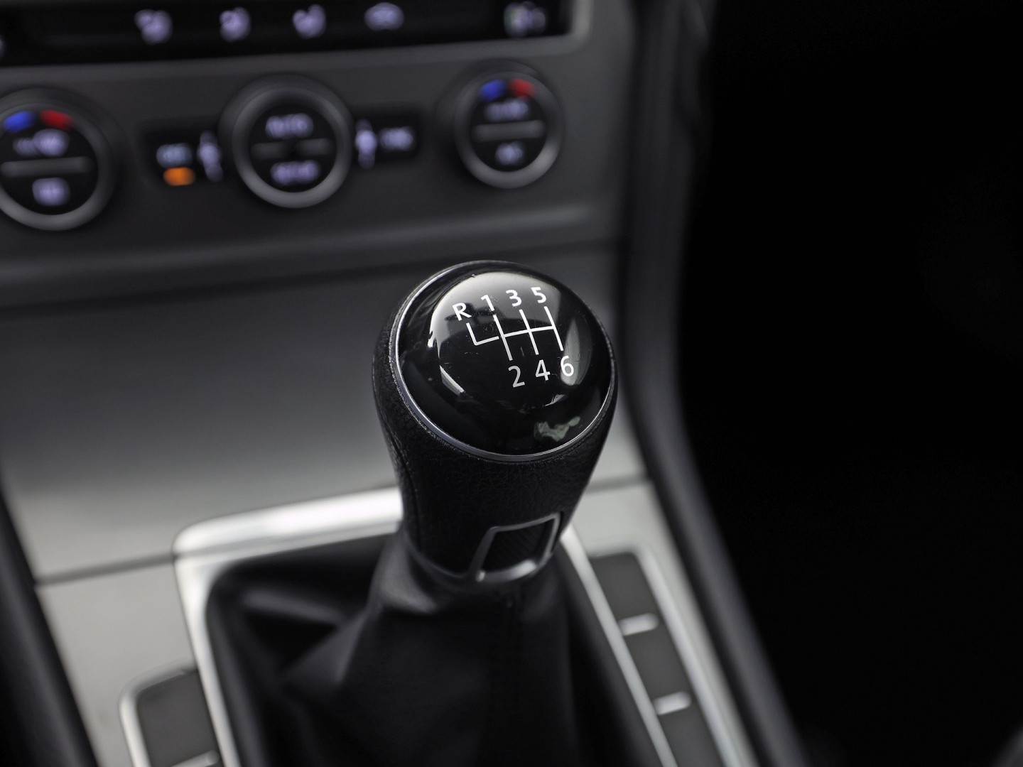 Volkswagen Golf Variant 1.2 TSI Sport (NAVIGATIE, BLUETOOTH, CLIMATE, NAP, TREKHAAK, SPORTSTOELEN, ARMSTEUN, LM VELGEN, ELEK PAKKET, NIEUWSTAAT)