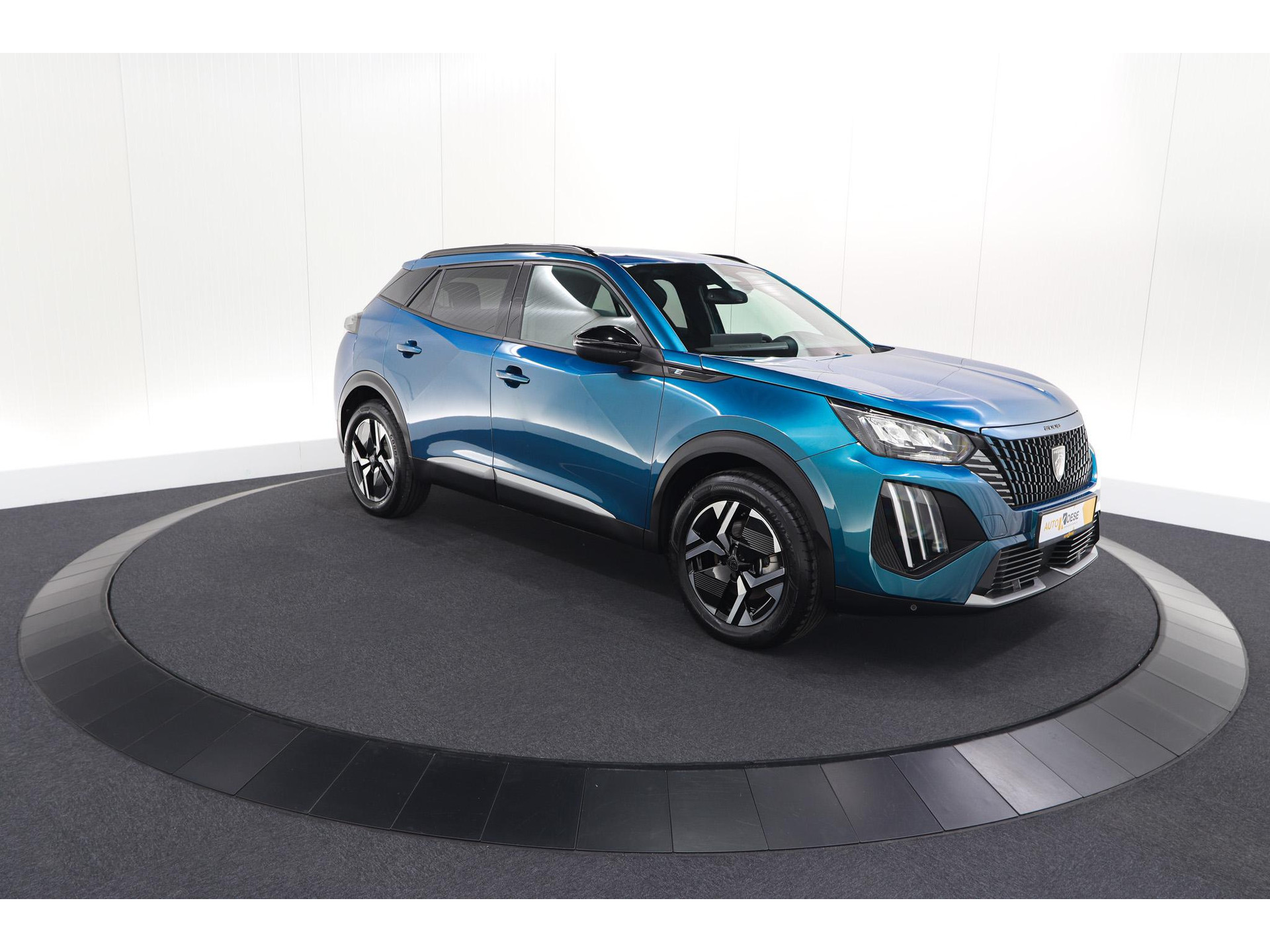 Peugeot e-2008 EV Allure 54 kWh | SOH 97,5% | 11 KW Lader | Apple Carplay | Parkeersensoren