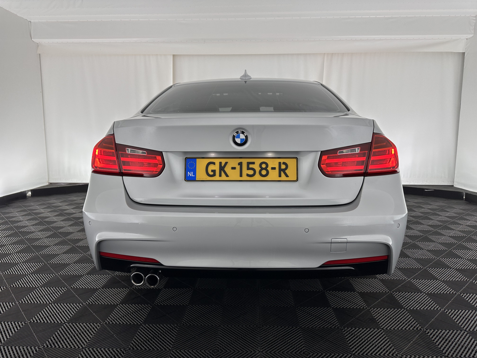 BMW 3-serie 328i High Executive M-Sport-Pack Aut *PANO | LEATHER | BI-XENON | HEATED-SPORTSEATS | SHIFT-PADDLES | HIFI-SOUND | MEMORY-PACK | KEYLESS | NAVI-FULLMAP | ECC | PRIVACY-GLASS | PDC | CRUISE | 19''ALU*