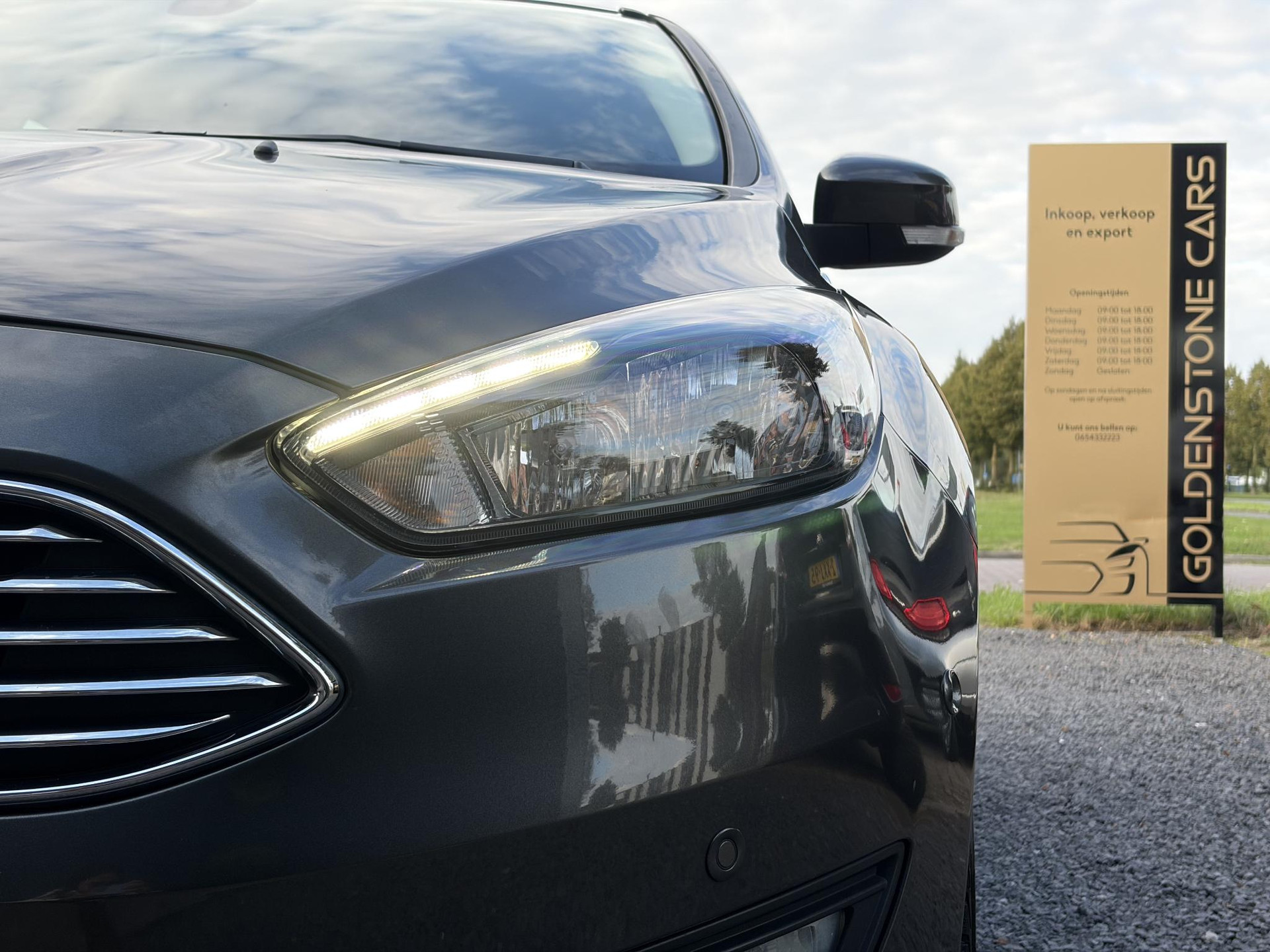 Ford Focus 1.0 Titanium   ✓125pk✓2e Eigenaar✓Navi✓Trekhaak✓6 Bak✓Clima✓Cruise✓Pdc V+A✓Net Beurt gehad✓17''Lm velgen✓N.A.P✓N.A.P✓Apk tot 09-2027