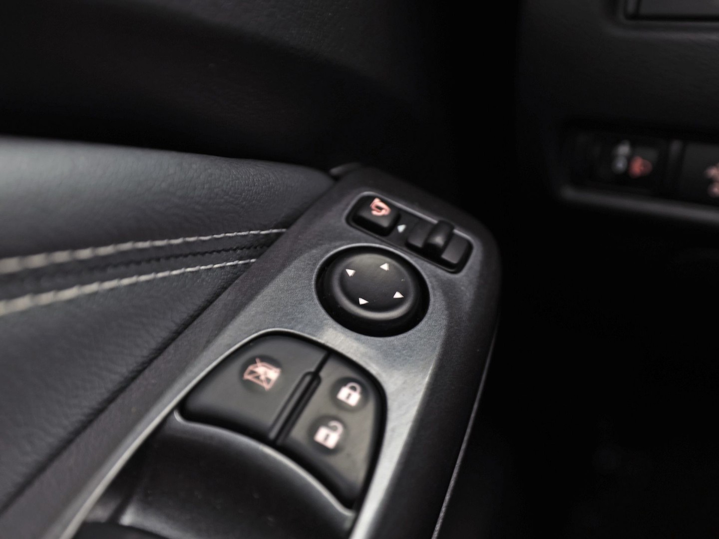 Nissan Juke 1.0 DIG-T N-Connecta (APPLE CARPLAY, GROOT NAVI, CLIMATE, CAMERA, SPORTSTOELEN, GETINT GLAS, KEYLESS START, CRUISE, NIEUWSTAAT)