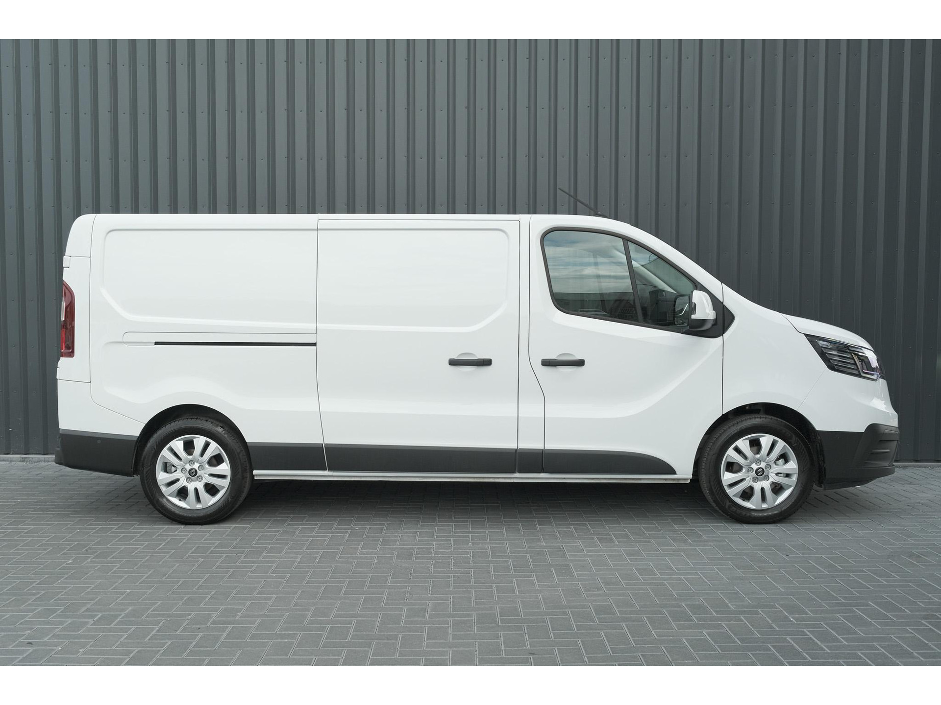 Renault Trafic E-Tech T29 L1H1 Advance 52 kWh | Laadruimte-pakket | Parkeerpakket | 3 fase lader | Camera