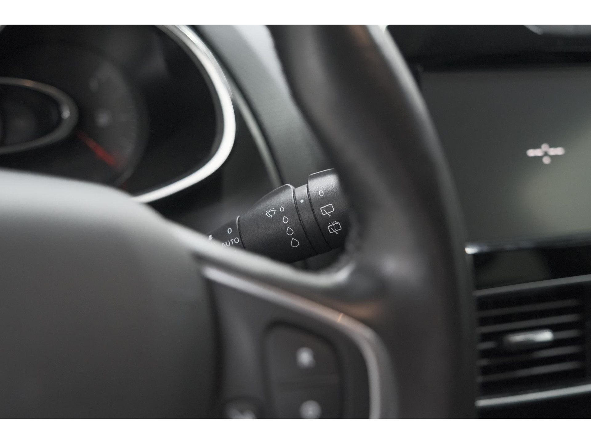 Renault Clio Estate TCe 90 Intens | Bleu De France | Parkeersensoren | Navigatie | Climate Control