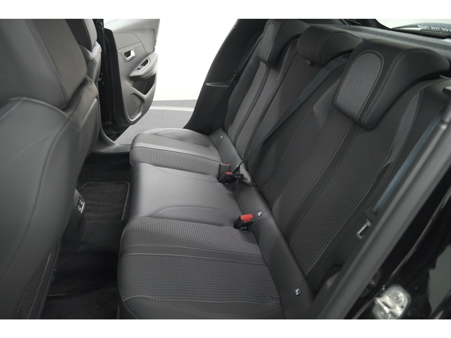 Peugeot 208 PureTech 130 EAT8 GT-Line | Camera | Adaptieve Cruise Control | Stoelverwarming | Navigatie