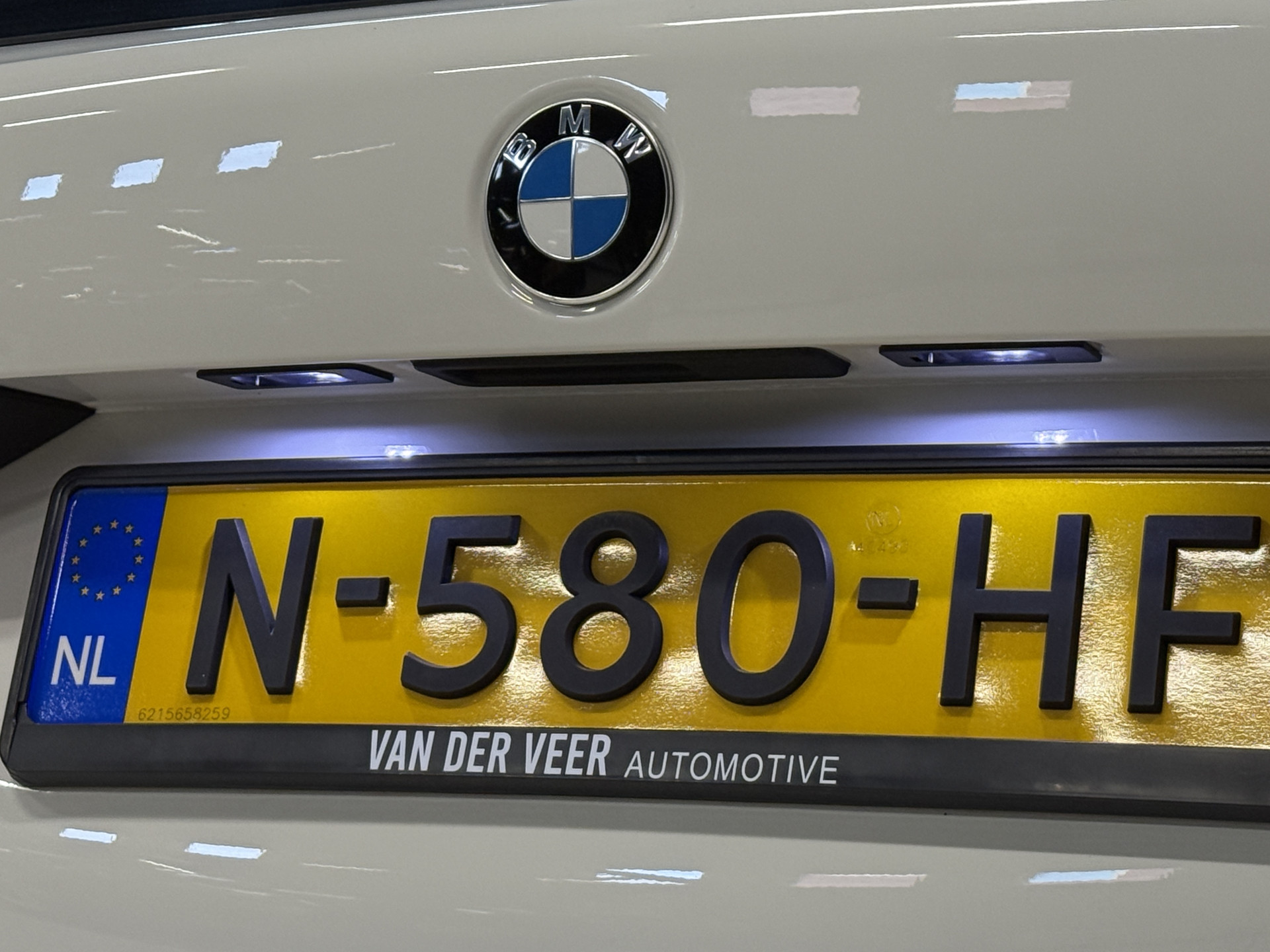 BMW 1-serie 116i Business Edition | Zwarte grill | Apple Carplay | DAB+ | PDC V+A