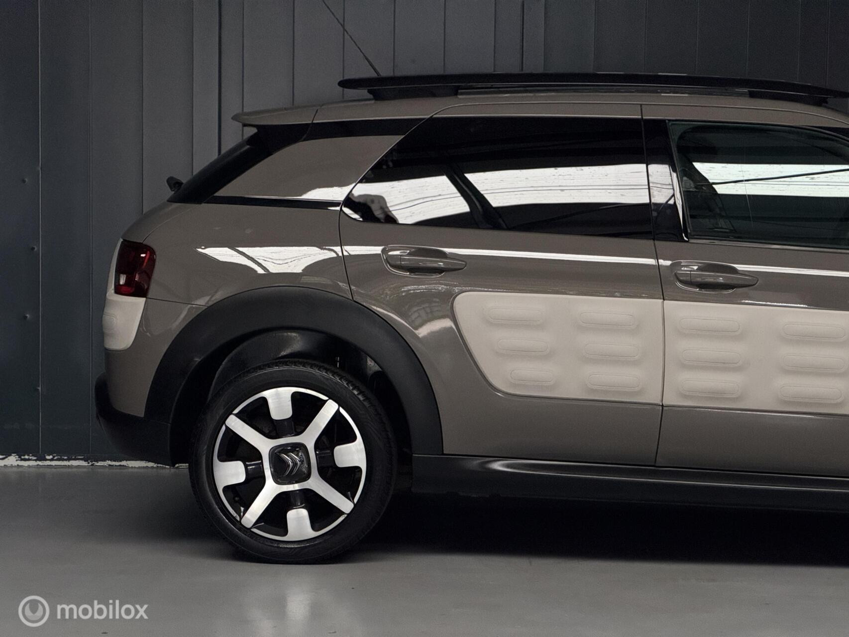 Citroën C4 Cactus 1.2 PureTech Shine|Automaat|NAP|Camera|Navi