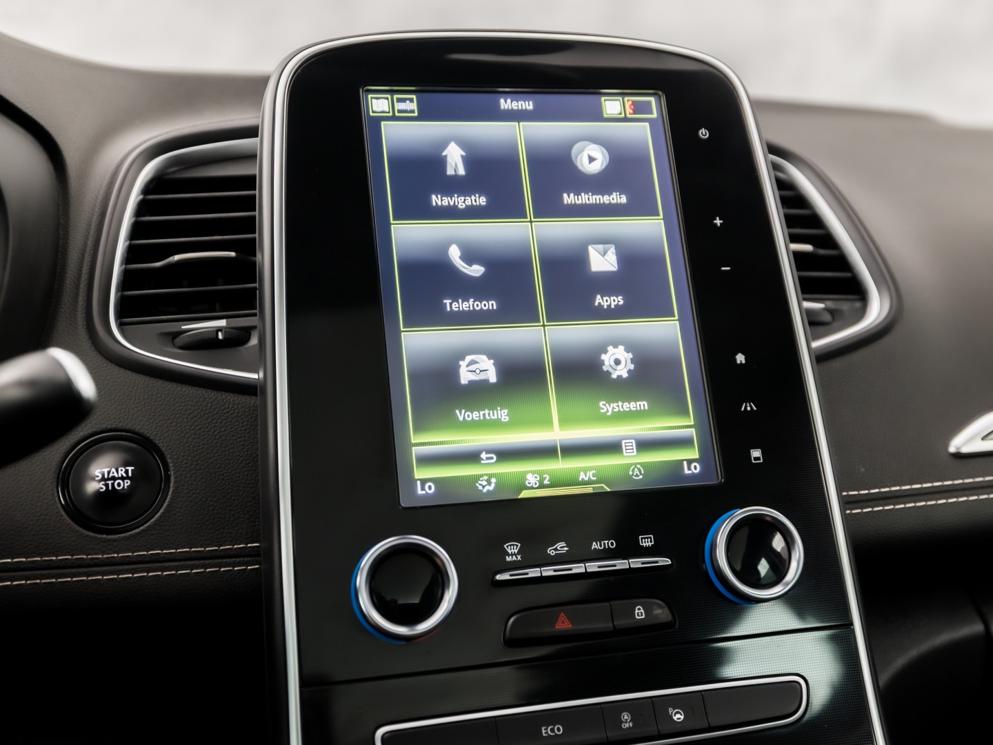 Renault Grand Scénic 1.3 TCe Bose 7 Persoons (PANORAMADAK, APPLE CARPLAY, GROOT NAVI, LEDER, SPORTSTOELEN, GETINT GLAS, BOSE AUDIO, CAMERA, NIEUWE APK, NIEUWSTAAT)