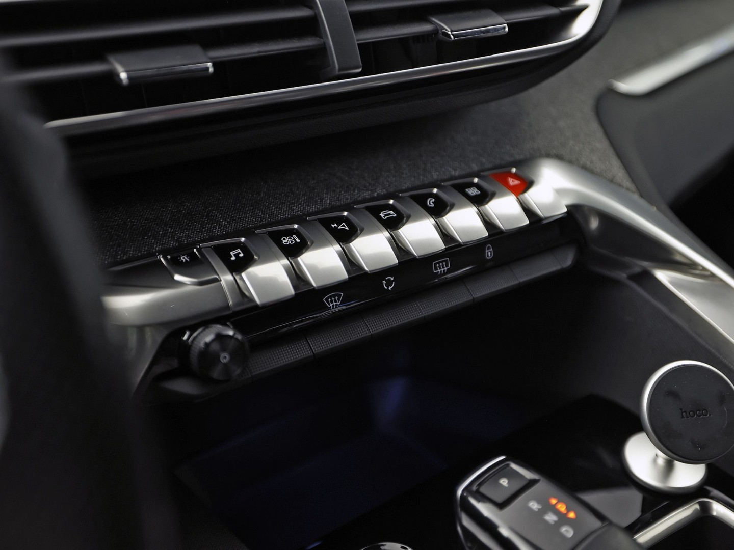 Peugeot 3008 1.6 e-THP GT Line 165Pk Automaat (APPLE CARPLAY, PARELMOER, GROOT NAVI, GETINT GLAS, KEYLESS, SPORTSTOELEN, PARKEERSENSOREN, ZWART HEMEL, NIEUWSTAAT)