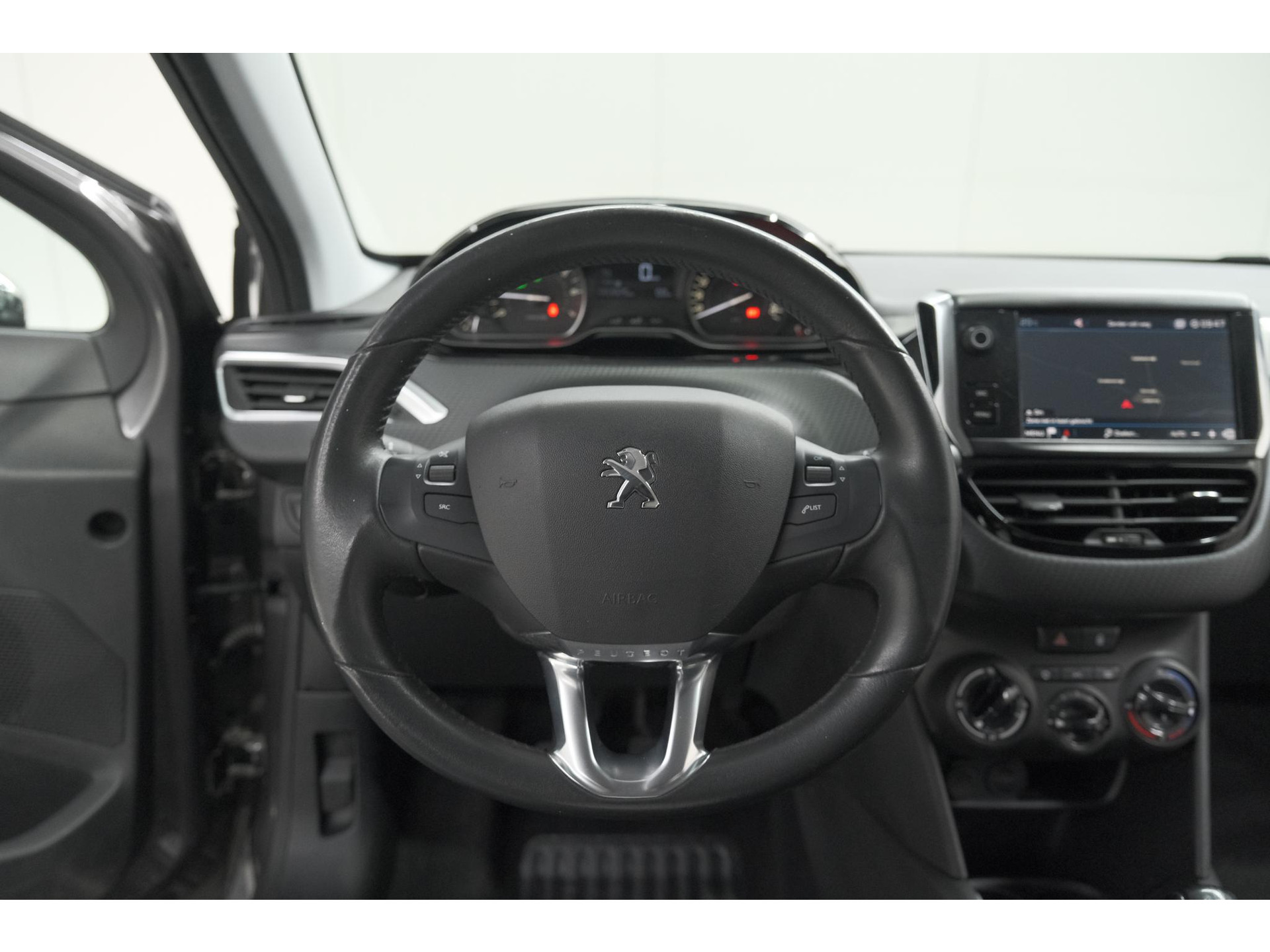 Peugeot 208 PureTech 82 Signature | Parkeersensoren | Apple Carplay | Navigatie