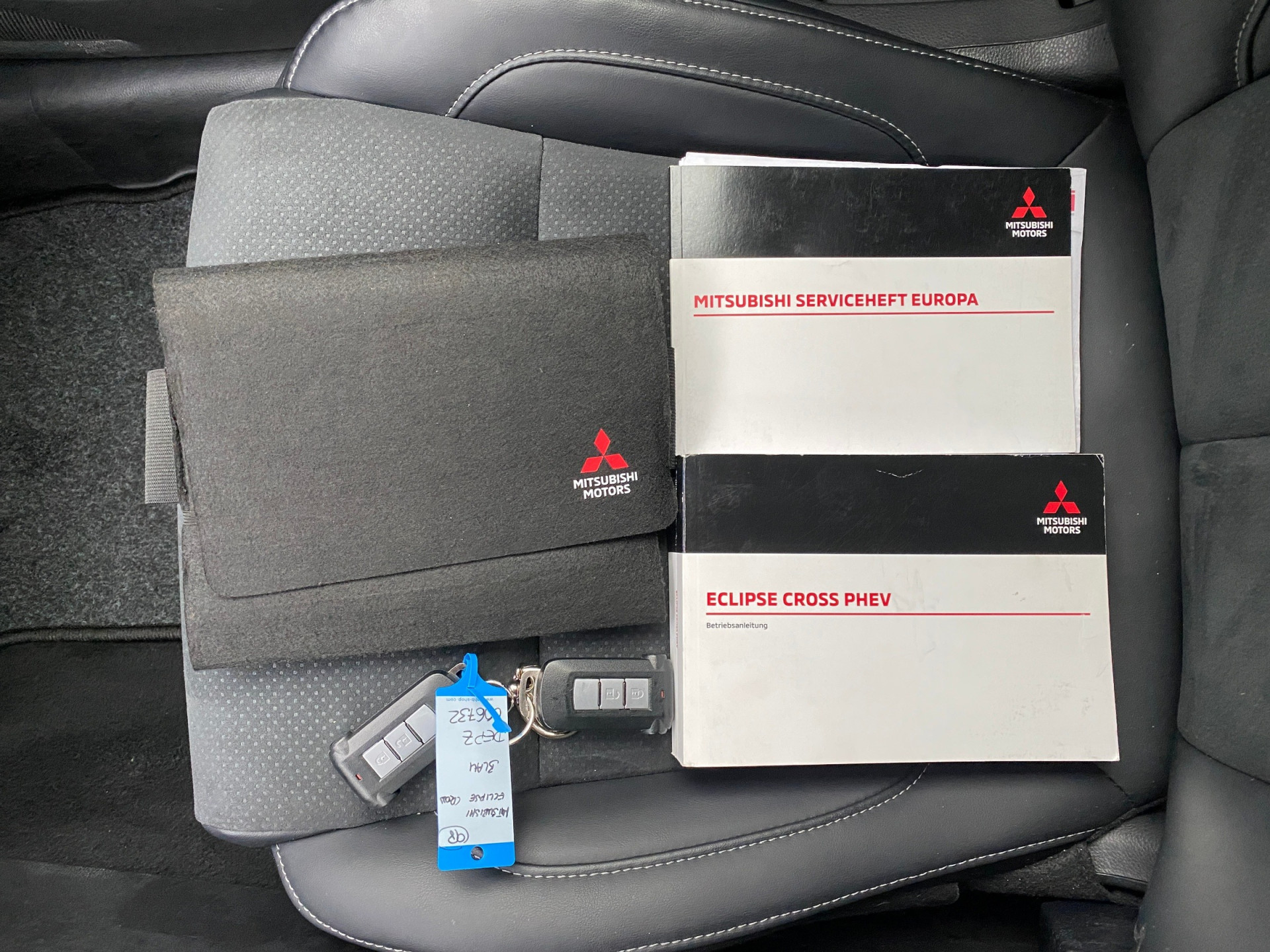Mitsubishi Eclipse Cross 2.4 PHEV Instyle 4WD 188 pk AUT. | 1e eigenaar | navigatie | stoel-stuurverwarming | leder/alcantara interieur