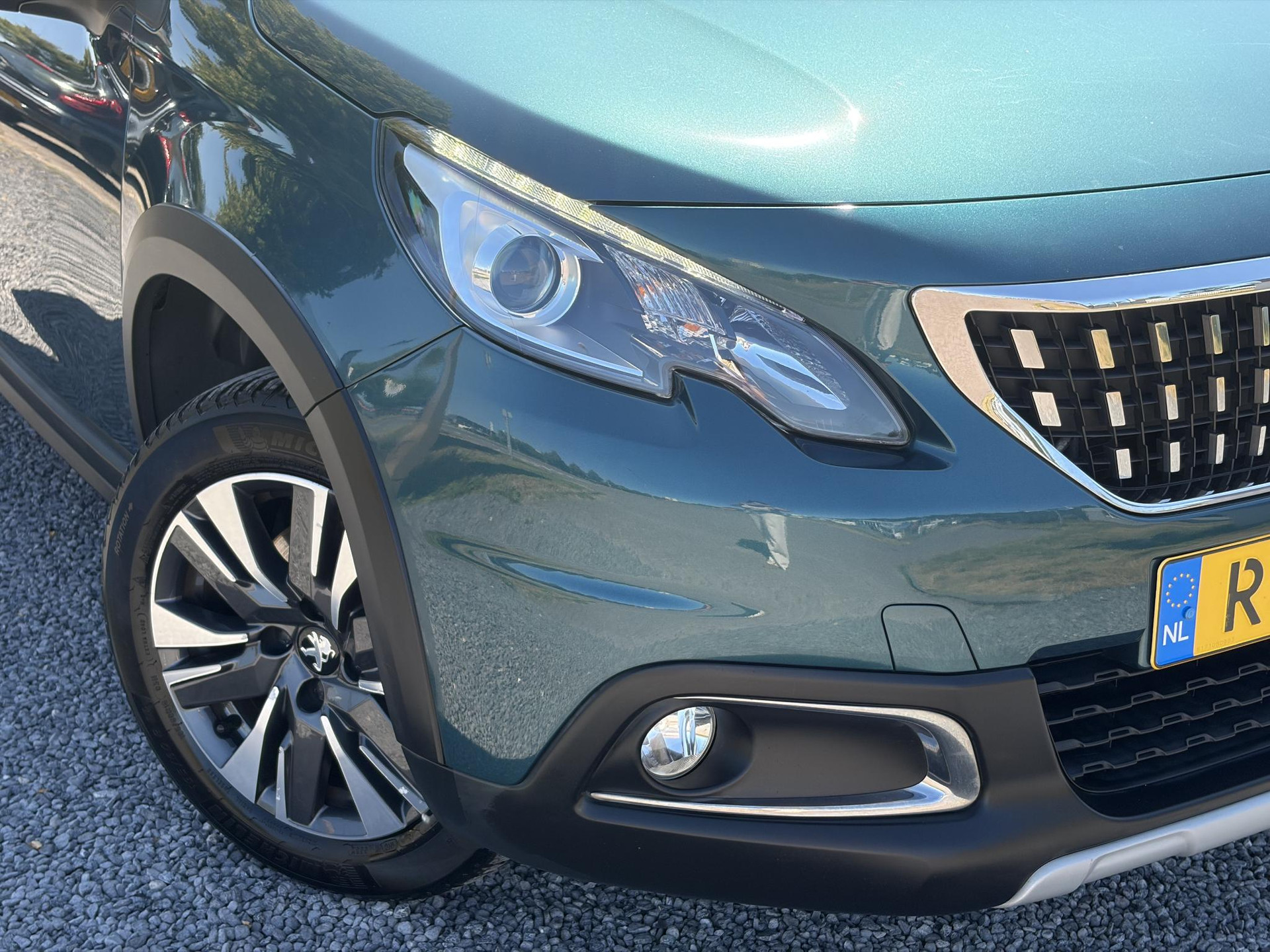 Peugeot 2008 1.2 PureTech Allure D-riem vv in 02-2026 l Pano l Carplay l Camera l Halfleder l 110pk l Dealer Onderhouden l 2e Eigenaar l Navi l Clima l Cruise l Pdc l Lm velgen l Apk tot 02-2027