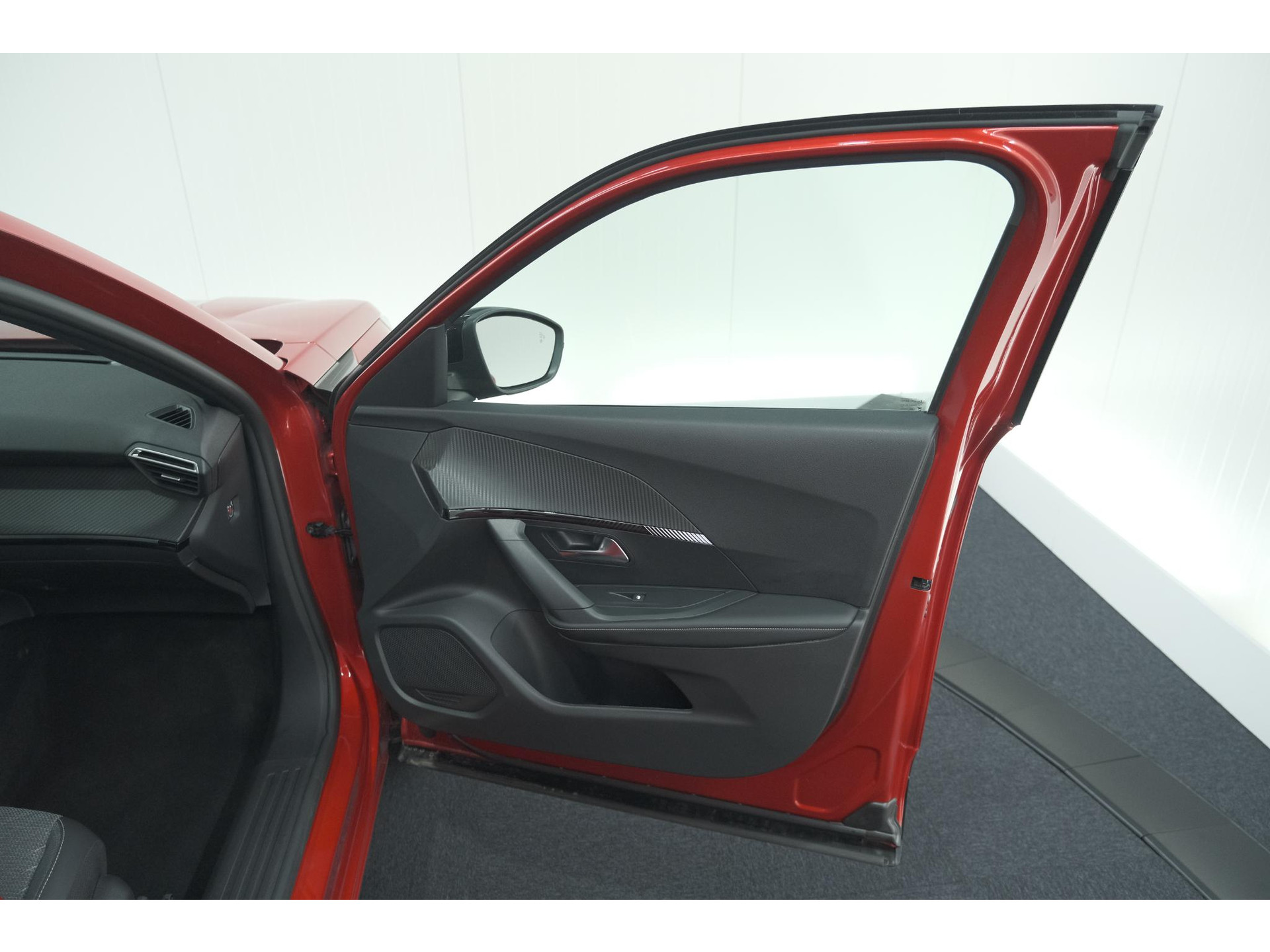 Peugeot 2008 1.2 Hybrid 145 Allure | 360 Camera | Adaptieve Cruise Control | Dodehoekdetectie | Apple Carplay