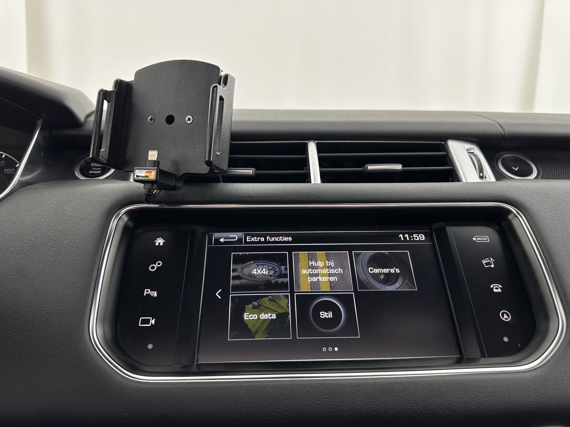 Land Rover Range Rover Sport 3.0 TDV6 HSE Dynamic Aut. *PANO | DIGI-COCKPIT | LEATHER | XENON | NAVI-FULLMAP | CAMERA | AIRSUSPENSION | ECC | PDC | HEATED-SPORTSEATS | MERIDIAN-SOUND | SHIFTPADDLES | PRIVACYGLASS | CRUISE | 21''ALU*