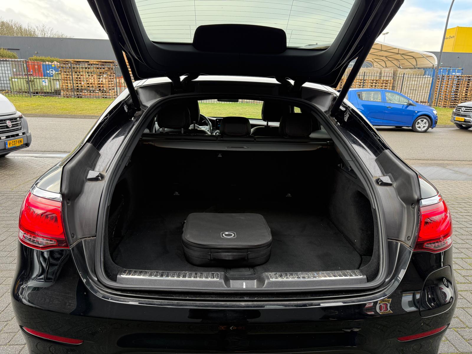 Mercedes-Benz GLC-klasse Coupé 300e 4MATIC Premium | 1E EIGENAAR | 3/6/12MND GARANTIE | DAB | LED | CARPLAY | SFEERVERLICHTING | CRUISE | CAMERA |