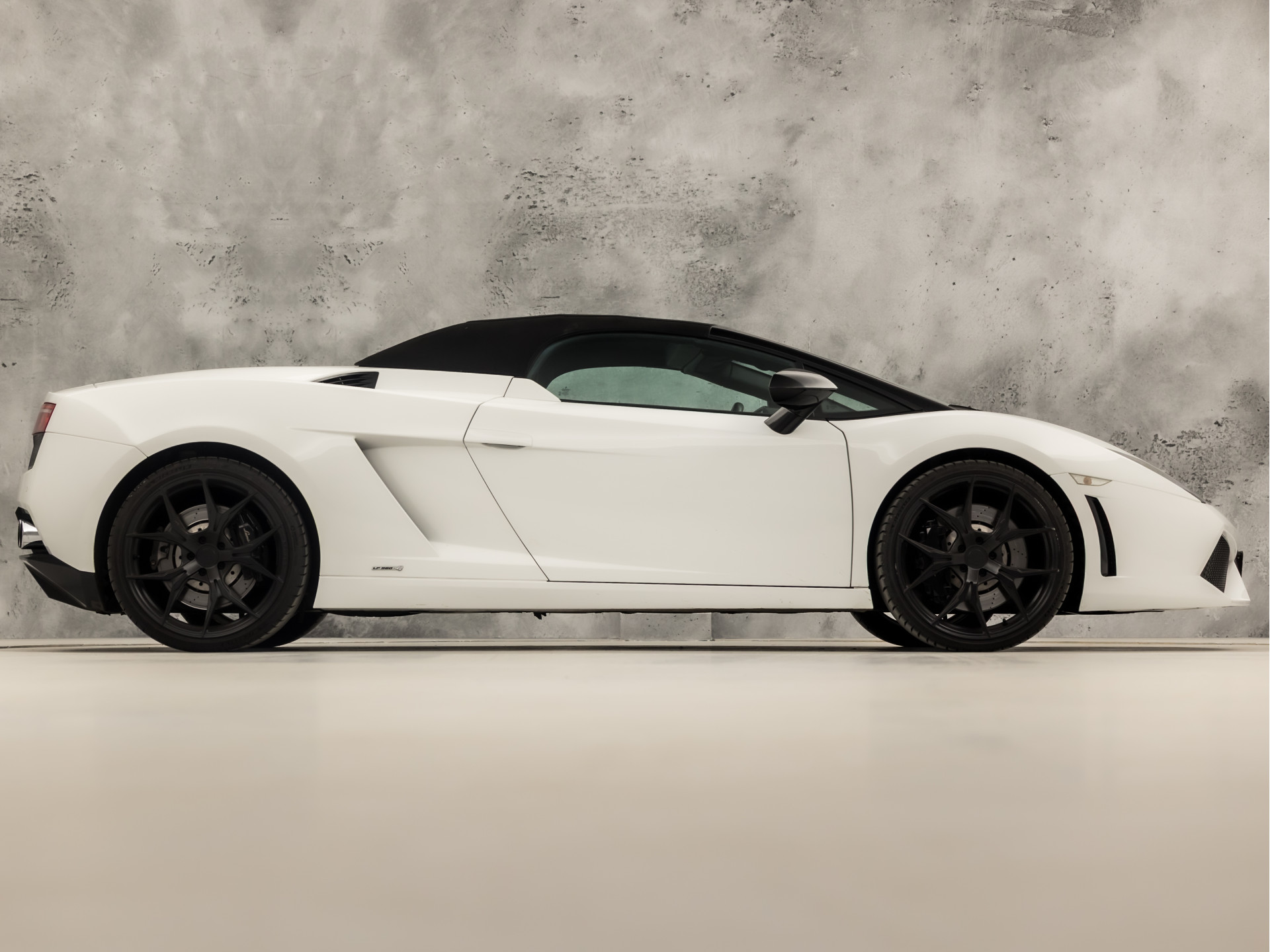 Lamborghini Gallardo 5.2 V10 LP560-4 Automaat 561Pk (FACELIFT, FRONT LIFT, CAMERA, LEDEREN SPORTSTOELEN, SOFT TOP, NAVIGATIE)