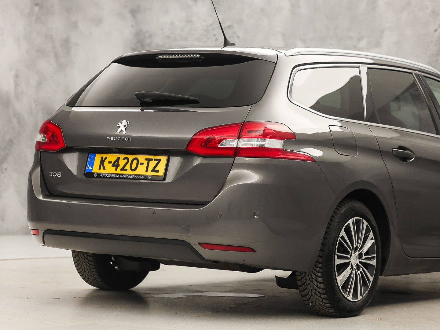 Peugeot 308 SW 1.2 PureTech Allure Sport (VIRTUAL COCKPIT, APPLE CARPLAY, GROOT NAVI, 360 CAMERA, SPORTSTOELEN, LEDER/ALCANTARA, ADAPTIVE CRUISE, NIEUWSTAAT)