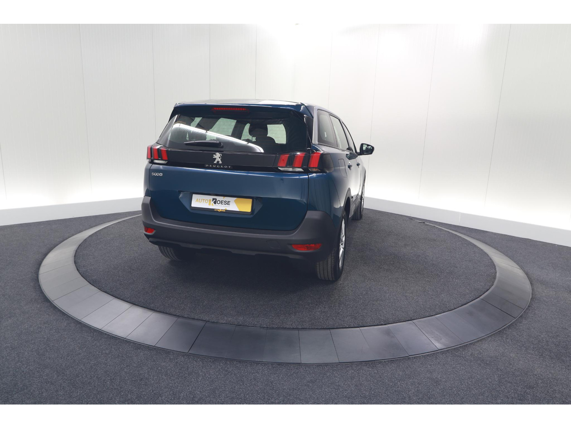 Peugeot 5008 PureTech 130 EAT8 Active Pack | 7 Zitplaatsen | Camera | Navigatie | Apple Carplay | Parkeersensoren
