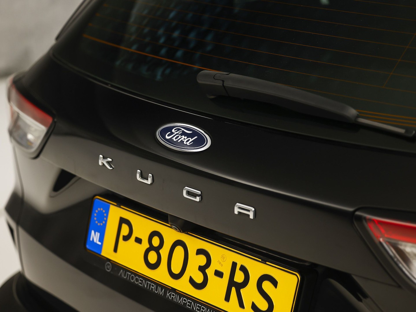 Ford Kuga 2.5 PHEV Titanium Sport 225Pk Automaat (VIRTUAL COCKPIT, SOH 93%, APPLE CARPLAY, GROOT NAVI, CAMERA, SPORTSTOELEN, CRUISE, TREKHAAK, NIEUWSTAAT)
