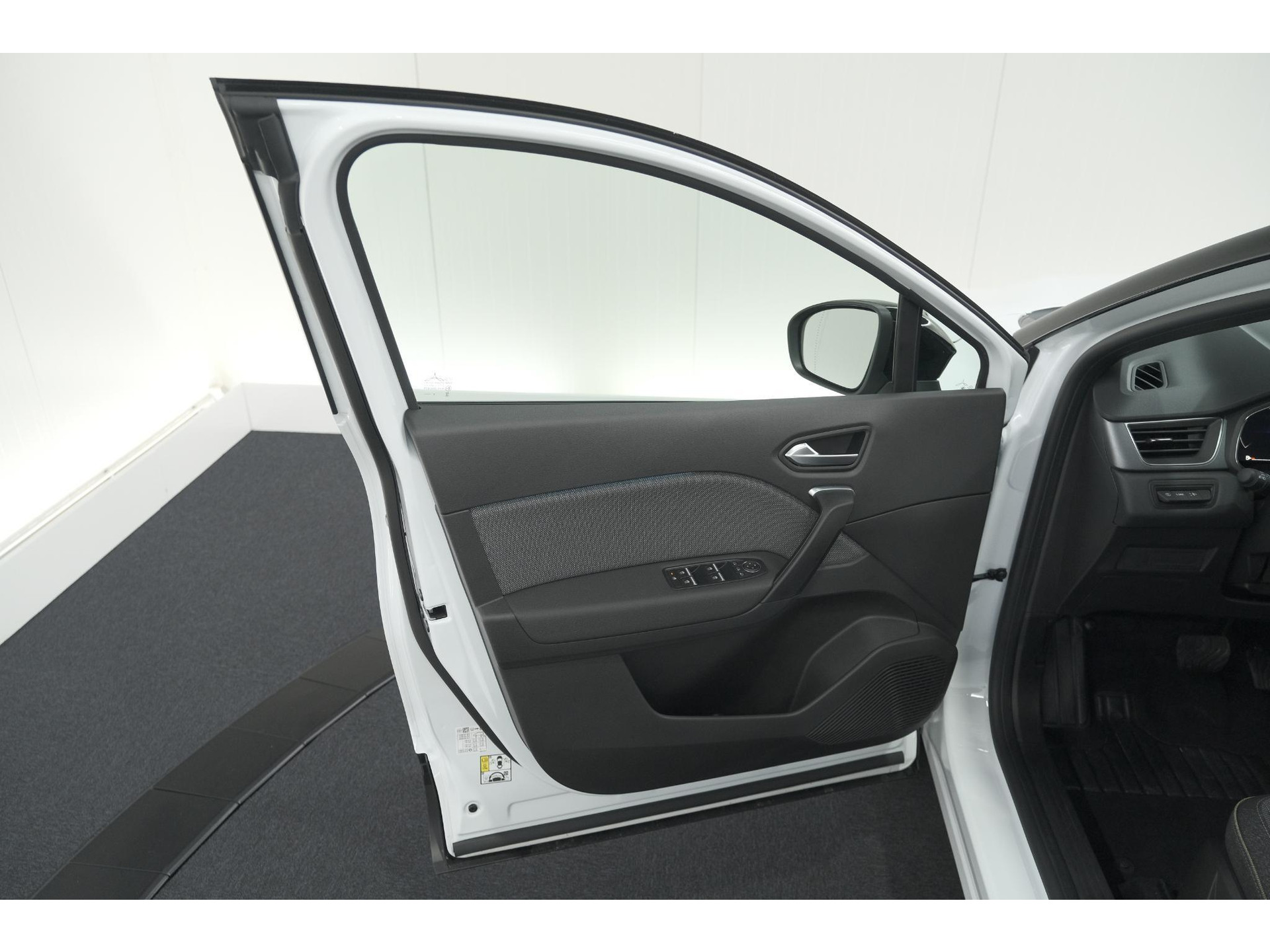 Renault Captur 1.8 E-Tech full hybrid 160 techno | Camera | Adaptieve Cruise Control | Navigatie