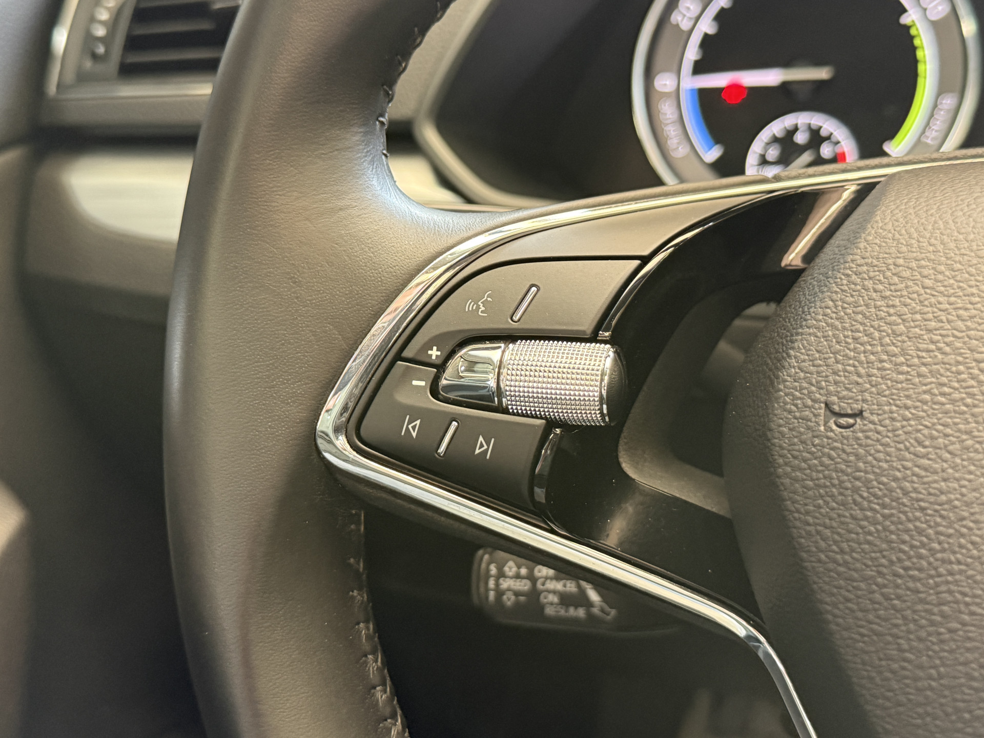 ŠKODA Superb Combi 1.4 TSI iV Business Edition Plus | Panoramadak | Crystal Light | Apple Carplay