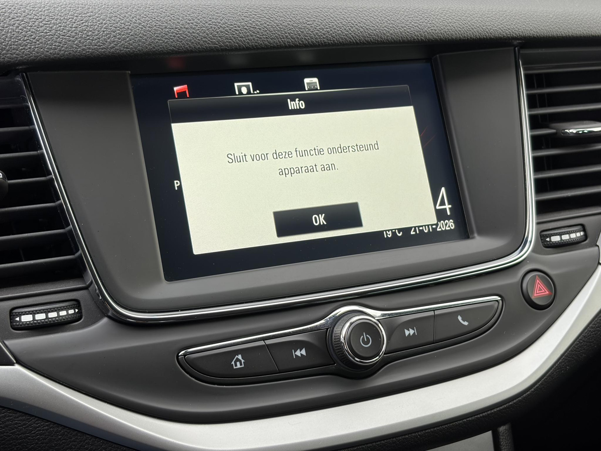 Opel Astra Sports Tourer 1.4 Turbo 120 Jaar Edition ✓150pk✓Carplay✓Navi✓Trekhaak✓Pdc V+A✓Clima✓Cruise✓6 Bak✓Lm velgen✓N.A.P✓Apk tot 02-2028
