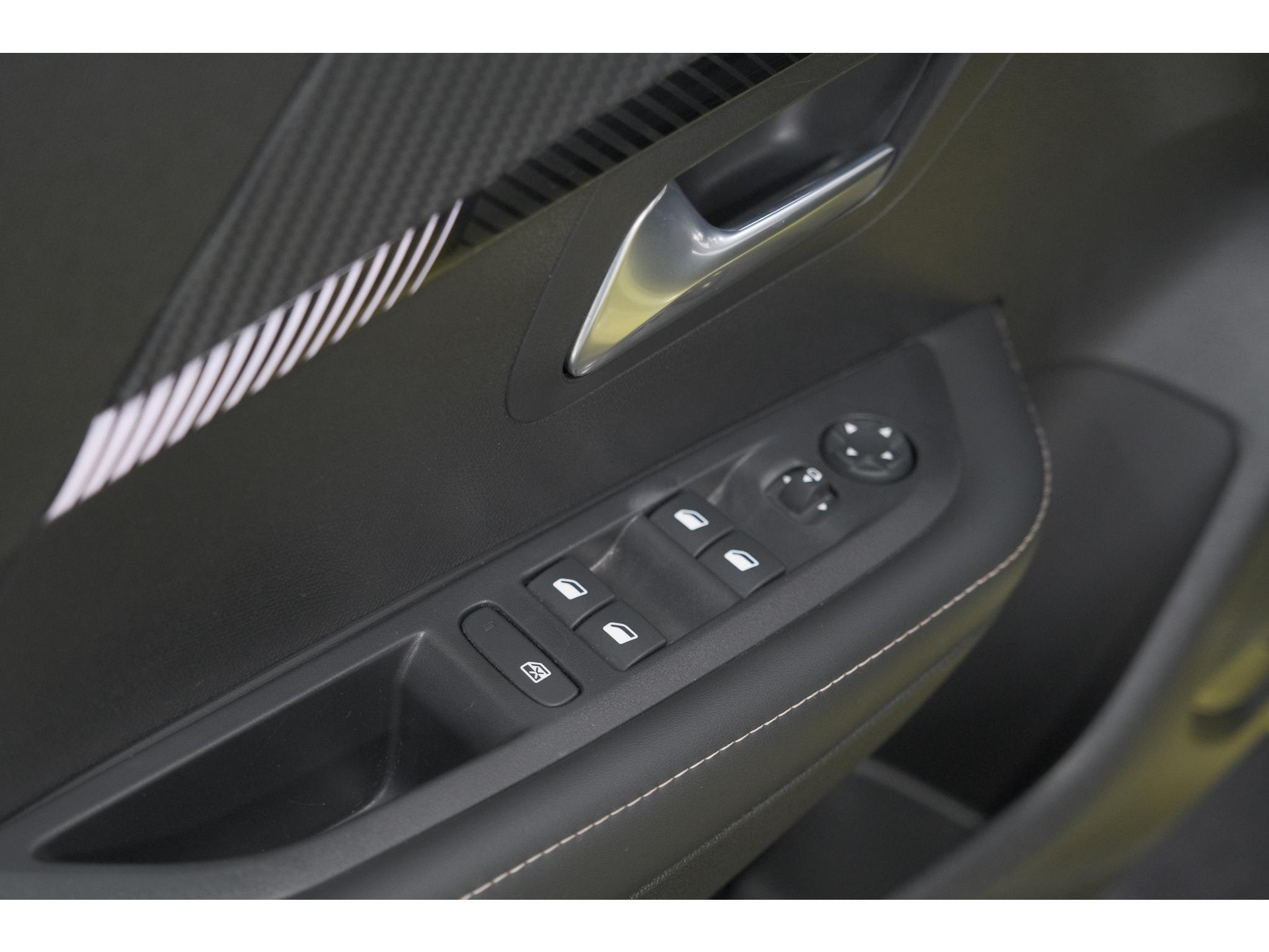 Peugeot 208 PureTech 100 Allure | 360 Camera | Vison Pack | Dodehoekdetectie | Apple Carplay