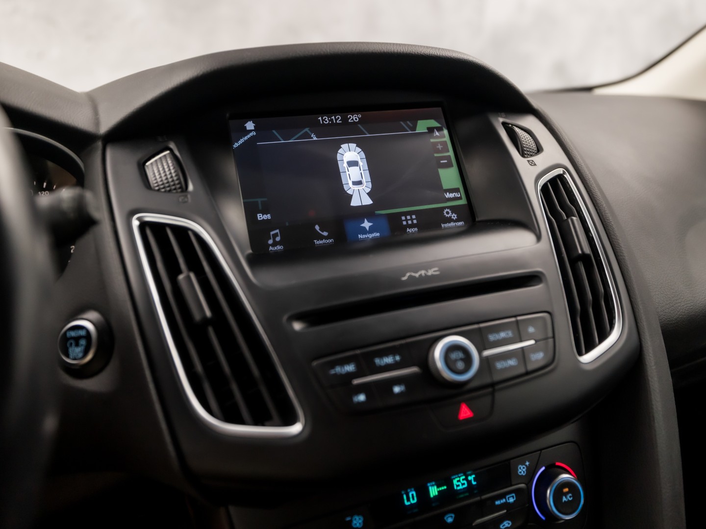 Ford Focus Wagon 1.0 Titanium Sport (APPLE CARPLAY, NAVIGATIE, CLIMATE, GETINT GLAS, SPORTSTOELEN, KEYLESS, PARKEERSENSOREN, NIEUWE APK, NIEUWSTAAT)
