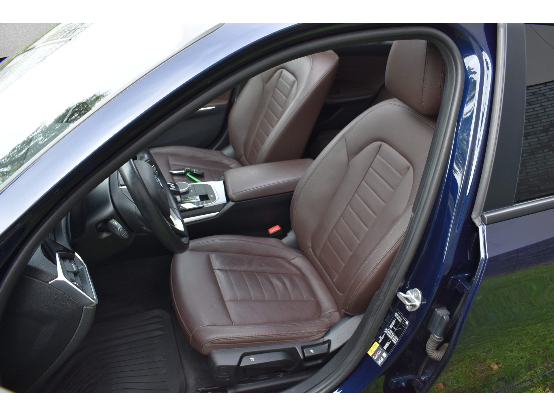 BMW 3-serie Touring 330e Business Edition Plus Plugin-hybride Pano Leder
