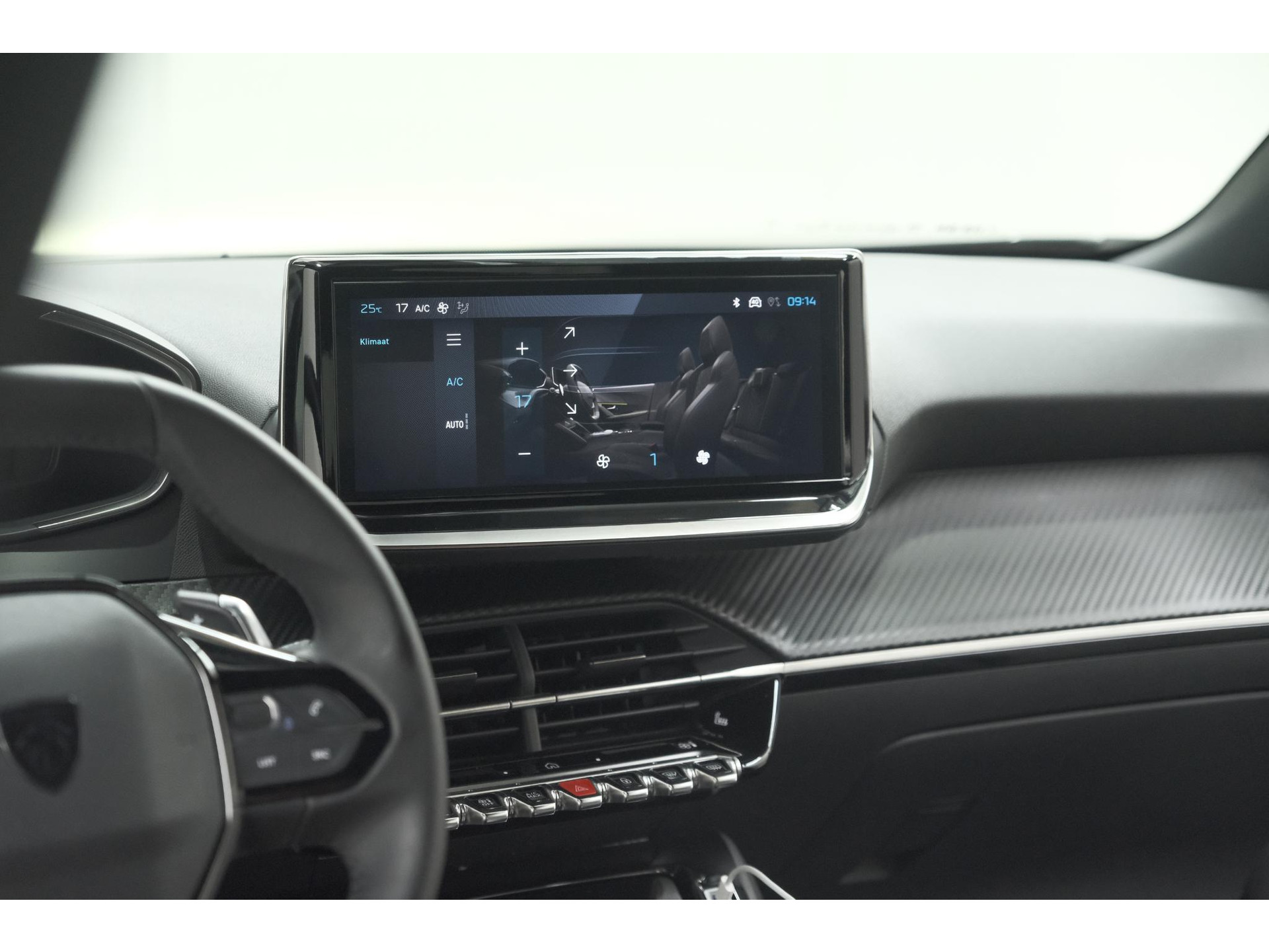 Peugeot 2008 PureTech 130 EAT8 Allure | 360 Camera | Adaptieve Cruise Control | Navigatie