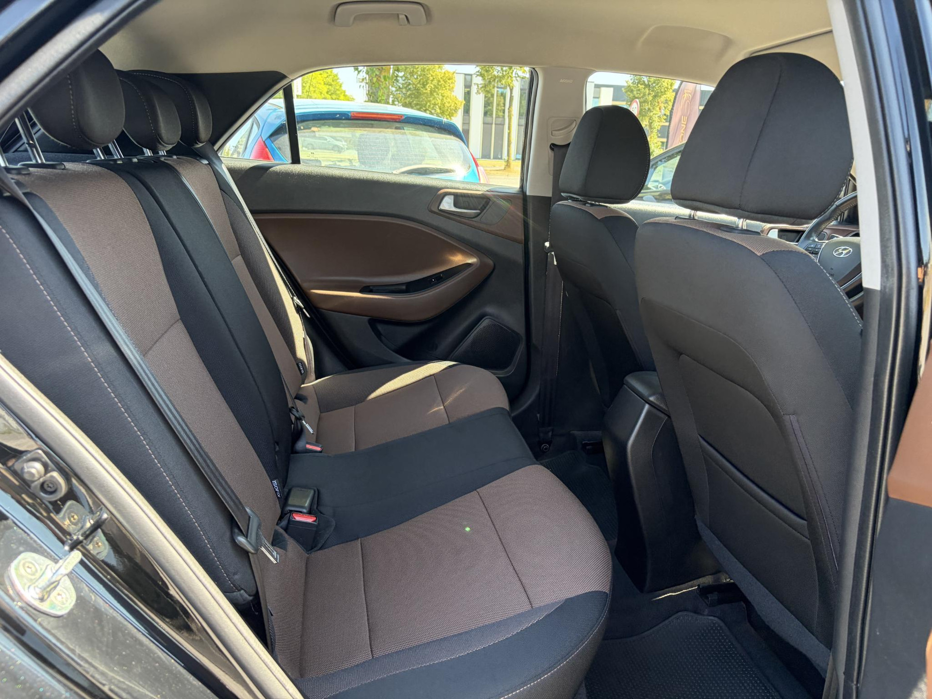 Hyundai i20 1.0 T-GDI Comfort 2e Eigenaar l Trekhaak l Navi l Camera l Carplay l Clima l Cruise l Rijstrooksensor l Pdc l N.A.P l Apk tot 05-2027