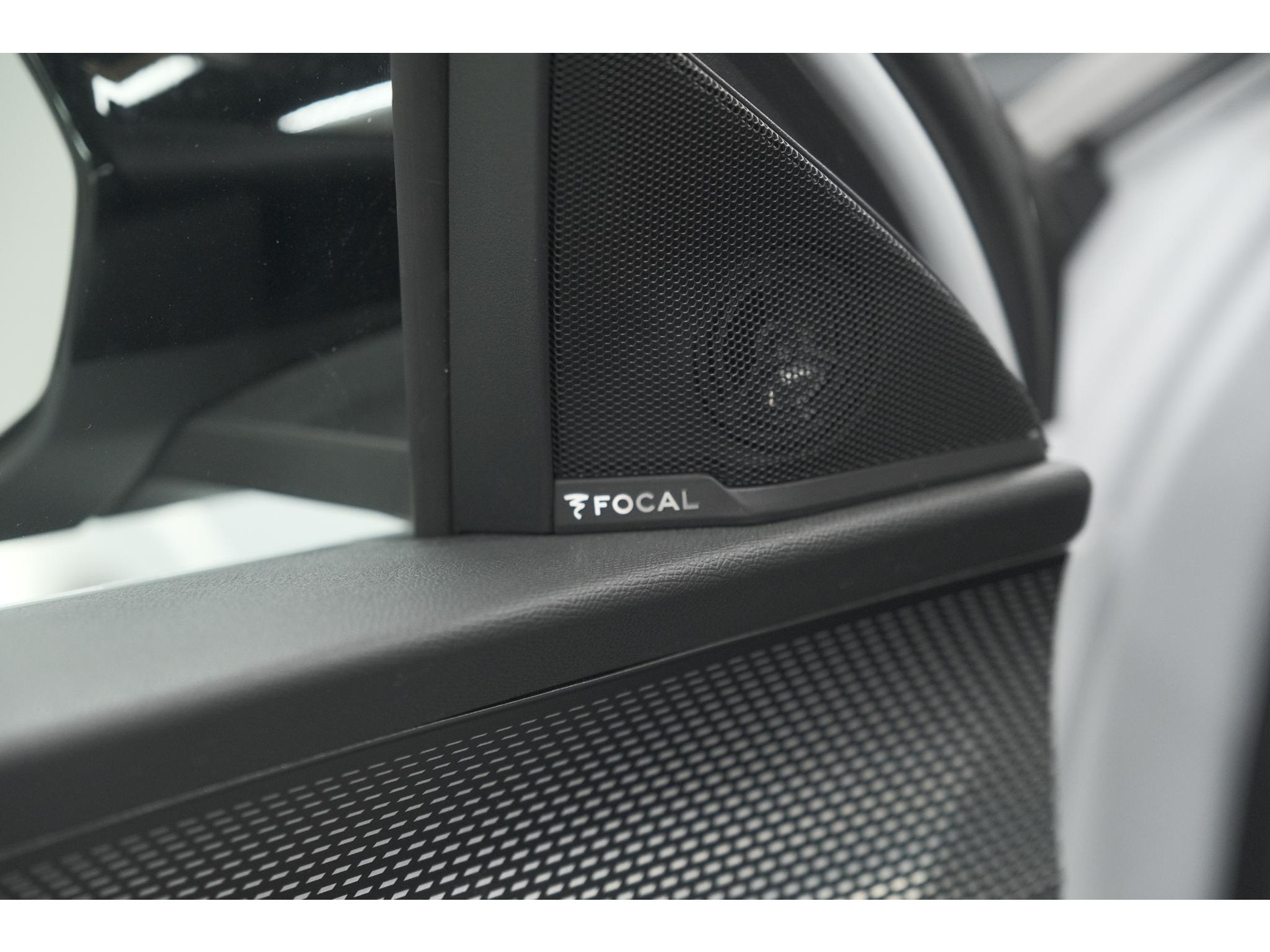 Peugeot 3008 1.2 Hybrid 136 GT | Panoramadak | FOCAL Audio | Alcantara Executive Pakket | 360 Camera | Adaptieve Cruise Control